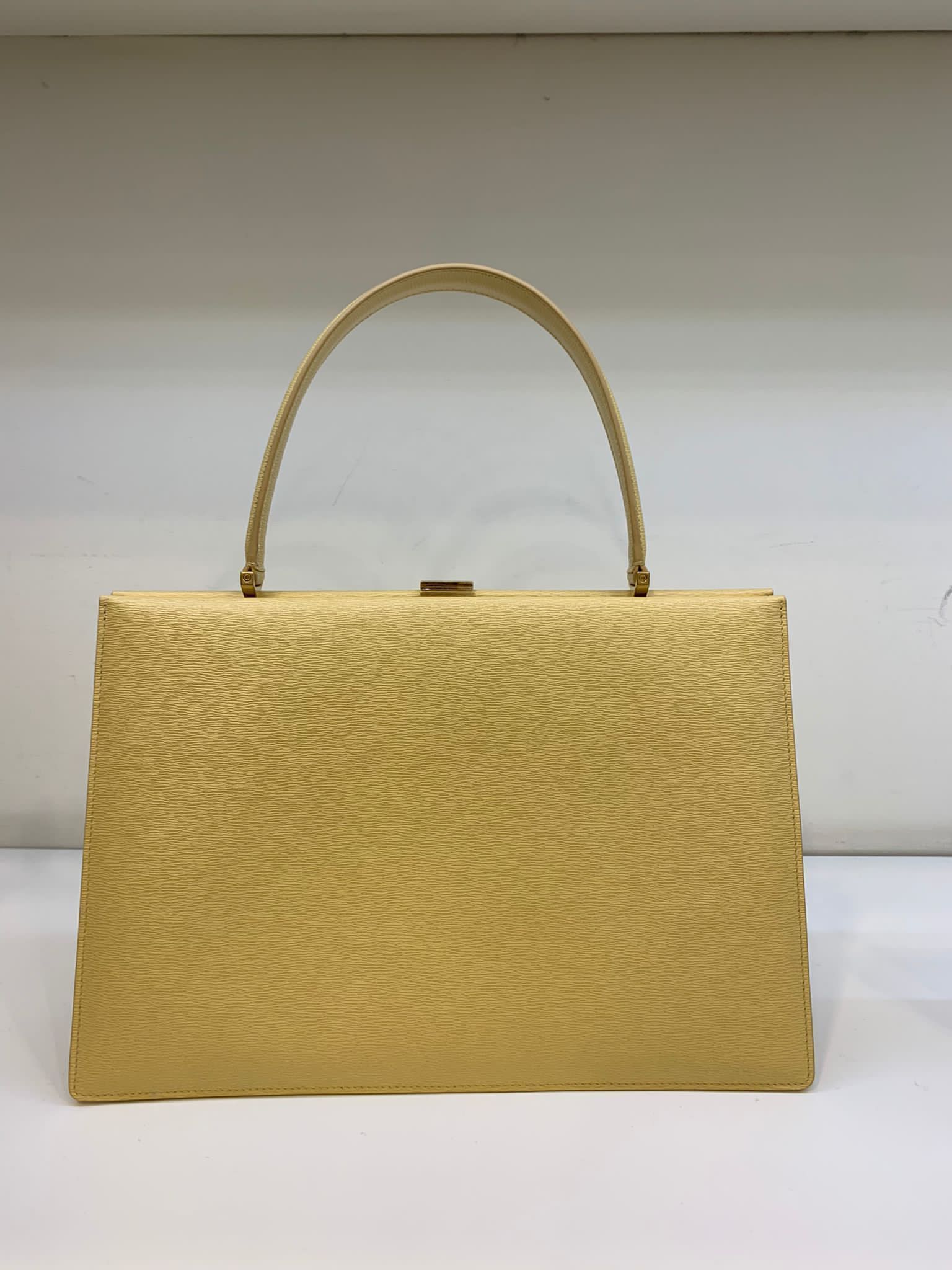 Celine Clasp Bag in Papyrus Size ONE SIZE - 1 Preview