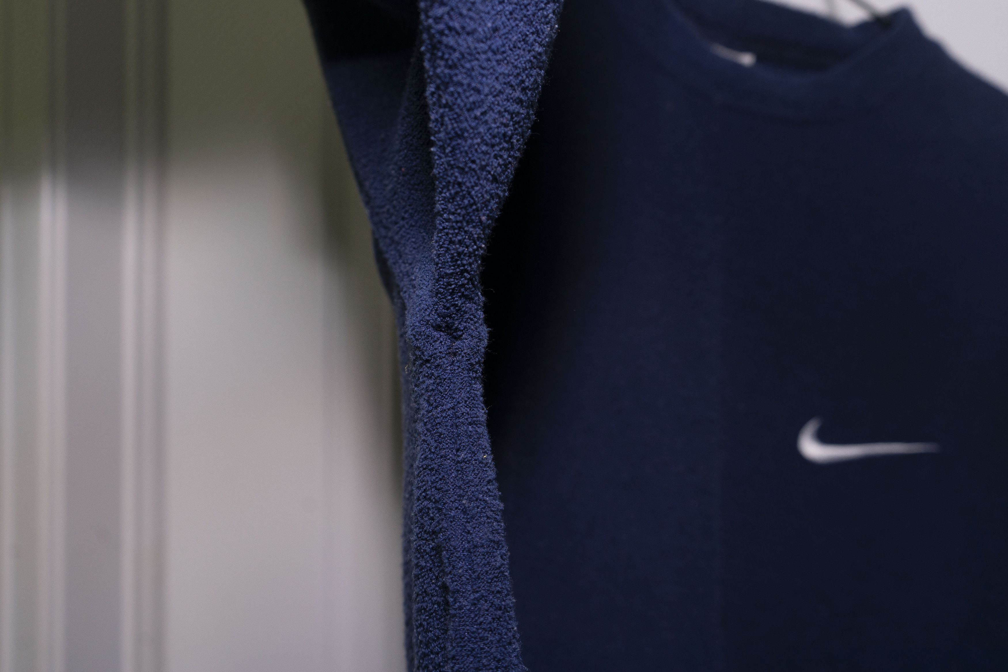 Nike Nike Fleece Embroidered Swoosh Sweater/Sweatshirt - Sz S Size US S / EU 44-46 / 1 - 11 Thumbnail