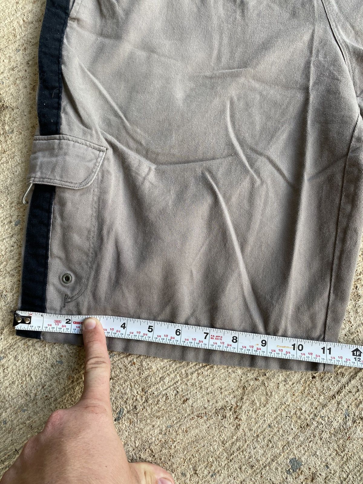 Nike × Vintage Vintage Y2K Nike Cargo Tan Grey Size Large Short Size US 32 / EU 48 - 11 Thumbnail