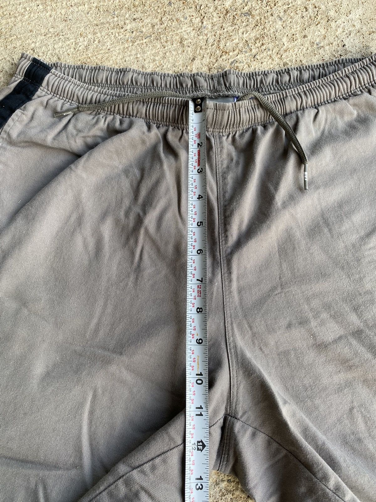 Nike × Vintage Vintage Y2K Nike Cargo Tan Grey Size Large Short Size US 32 / EU 48 - 10 Thumbnail