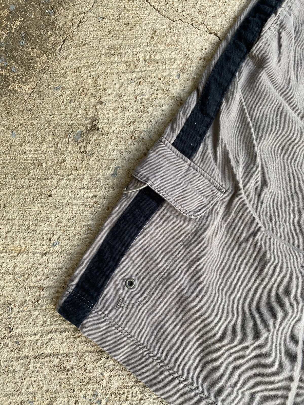 Nike × Vintage Vintage Y2K Nike Cargo Tan Grey Size Large Short Size US 32 / EU 48 - 3 Thumbnail