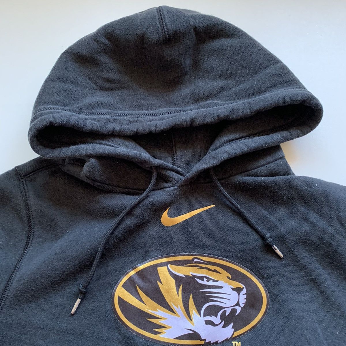 Nike Vintage 2000s Nike Embroidered Center Swoosh Hoodie Small Size US S / EU 44-46 / 1 - 2 Thumbnail
