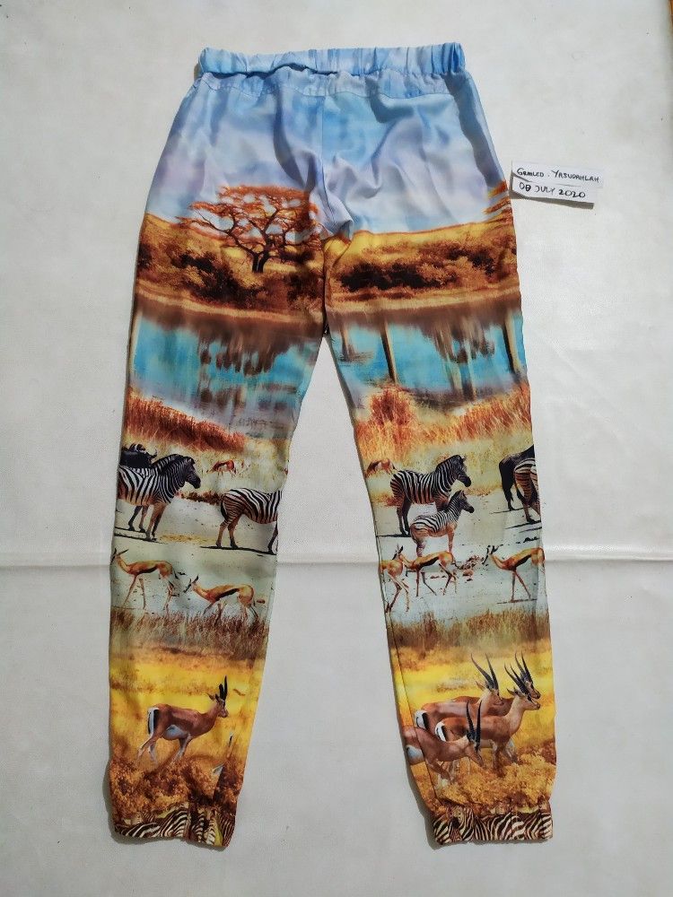 Designer Pinko Fullprint Art Horses and Forest Pants Size 27" / US 4 / IT 40 - 6 Thumbnail