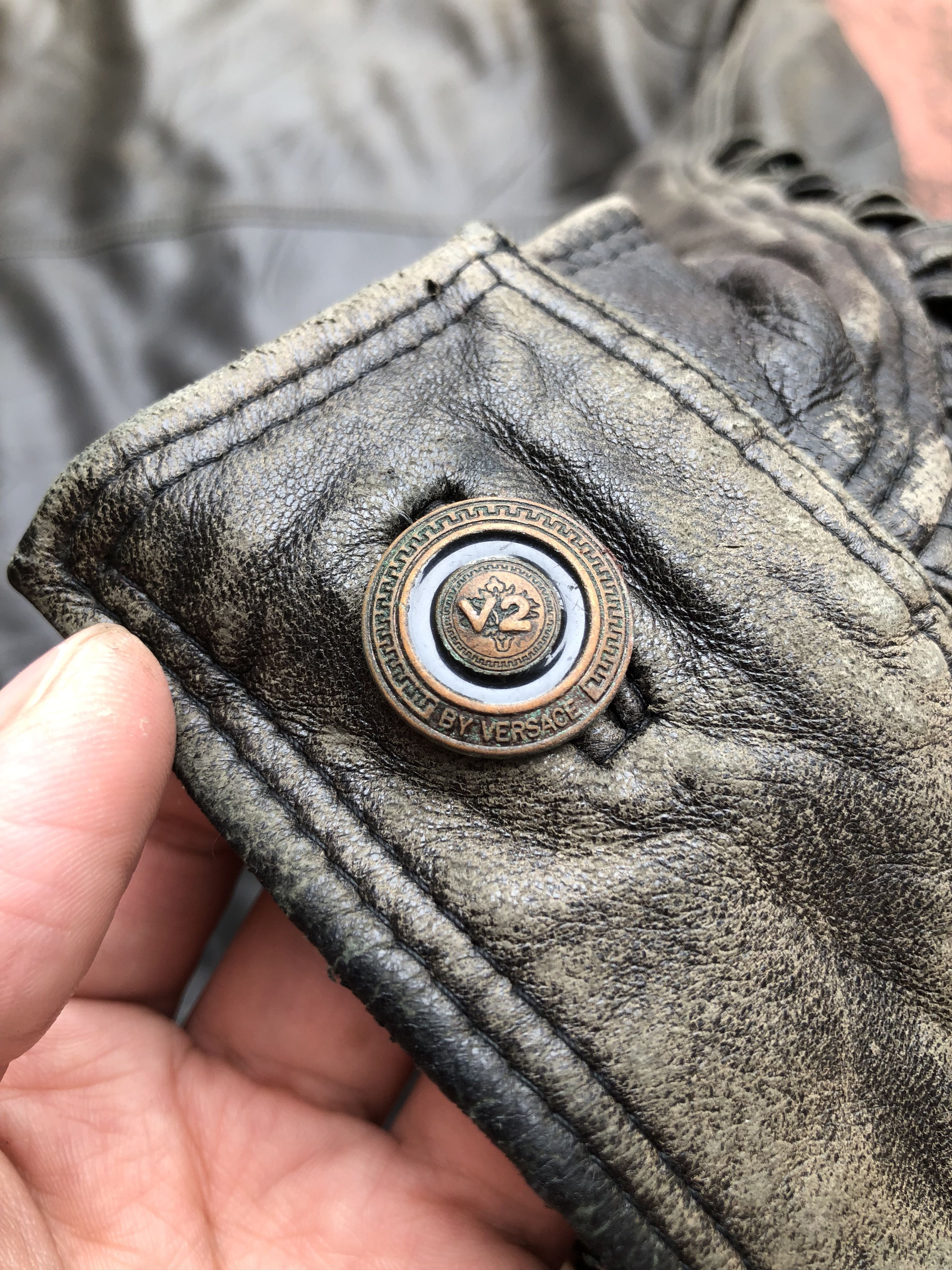 Versace RARE🔥VINTAGE VERSACE V2 DISTRESSED LEATHER JACKET LOOSE Size US L / EU 52-54 / 3 - 10 Thumbnail