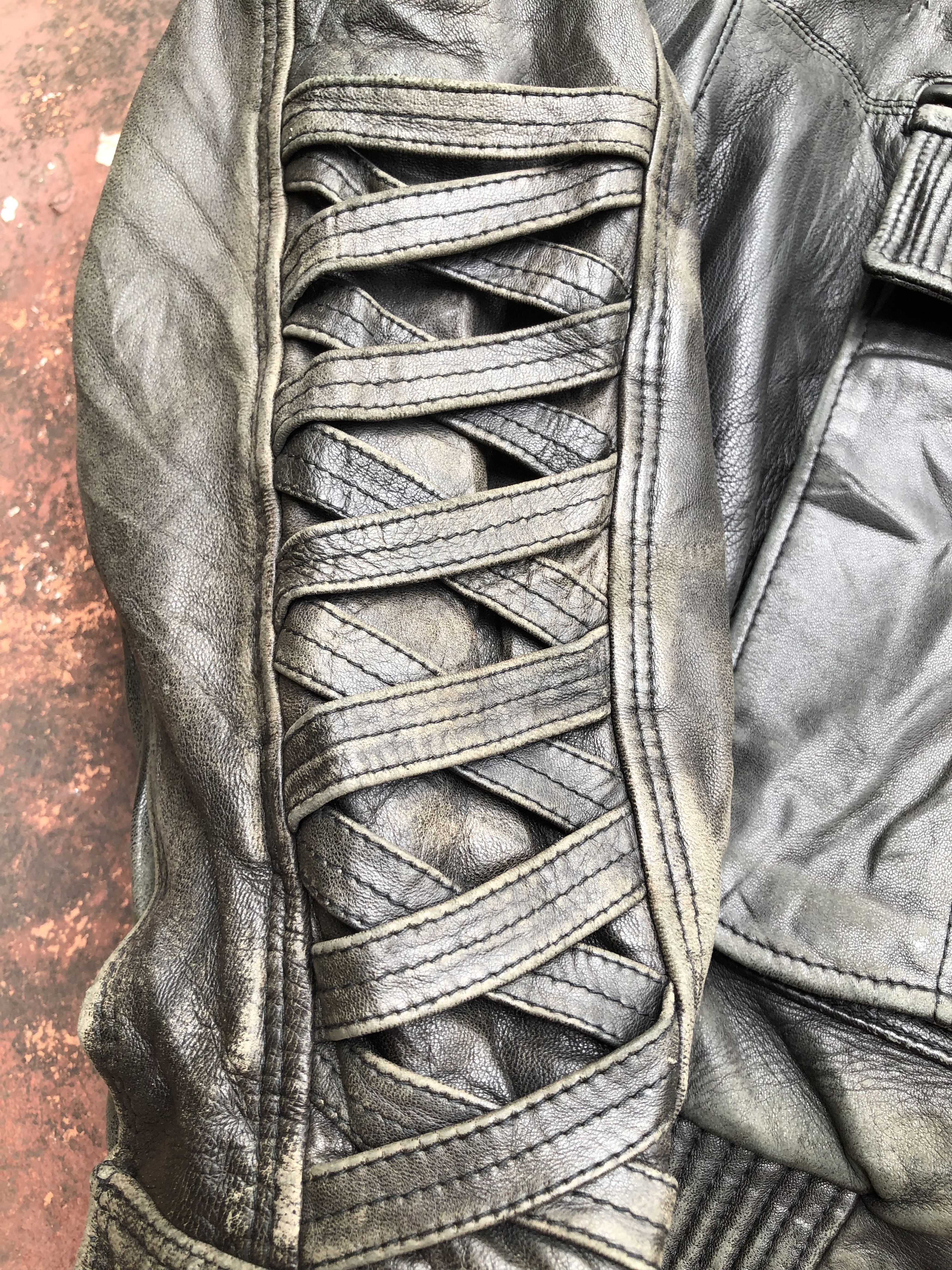 Versace RARE🔥VINTAGE VERSACE V2 DISTRESSED LEATHER JACKET LOOSE Size US L / EU 52-54 / 3 - 6 Thumbnail