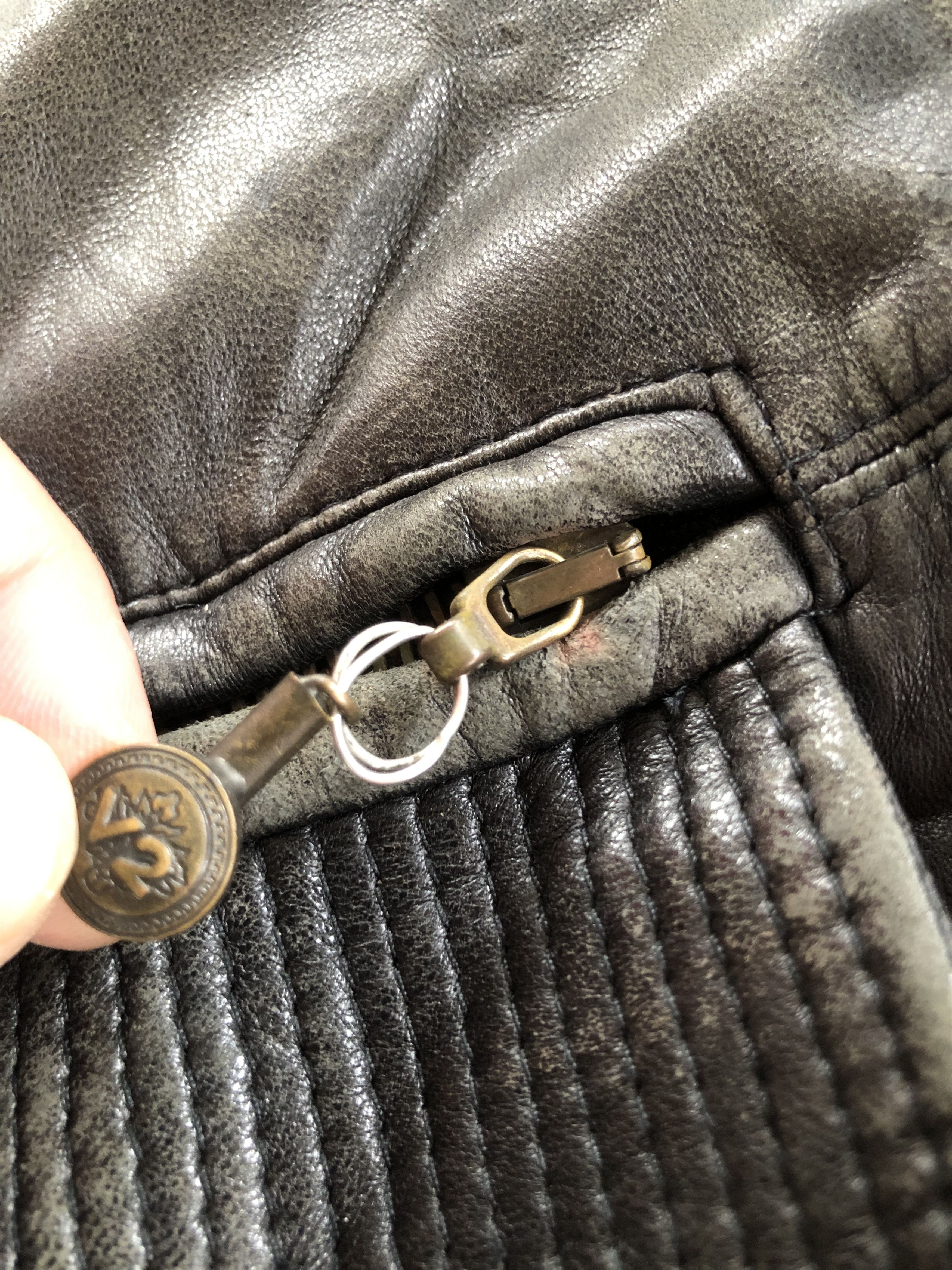 Versace RARE🔥VINTAGE VERSACE V2 DISTRESSED LEATHER JACKET LOOSE Size US L / EU 52-54 / 3 - 12 Thumbnail