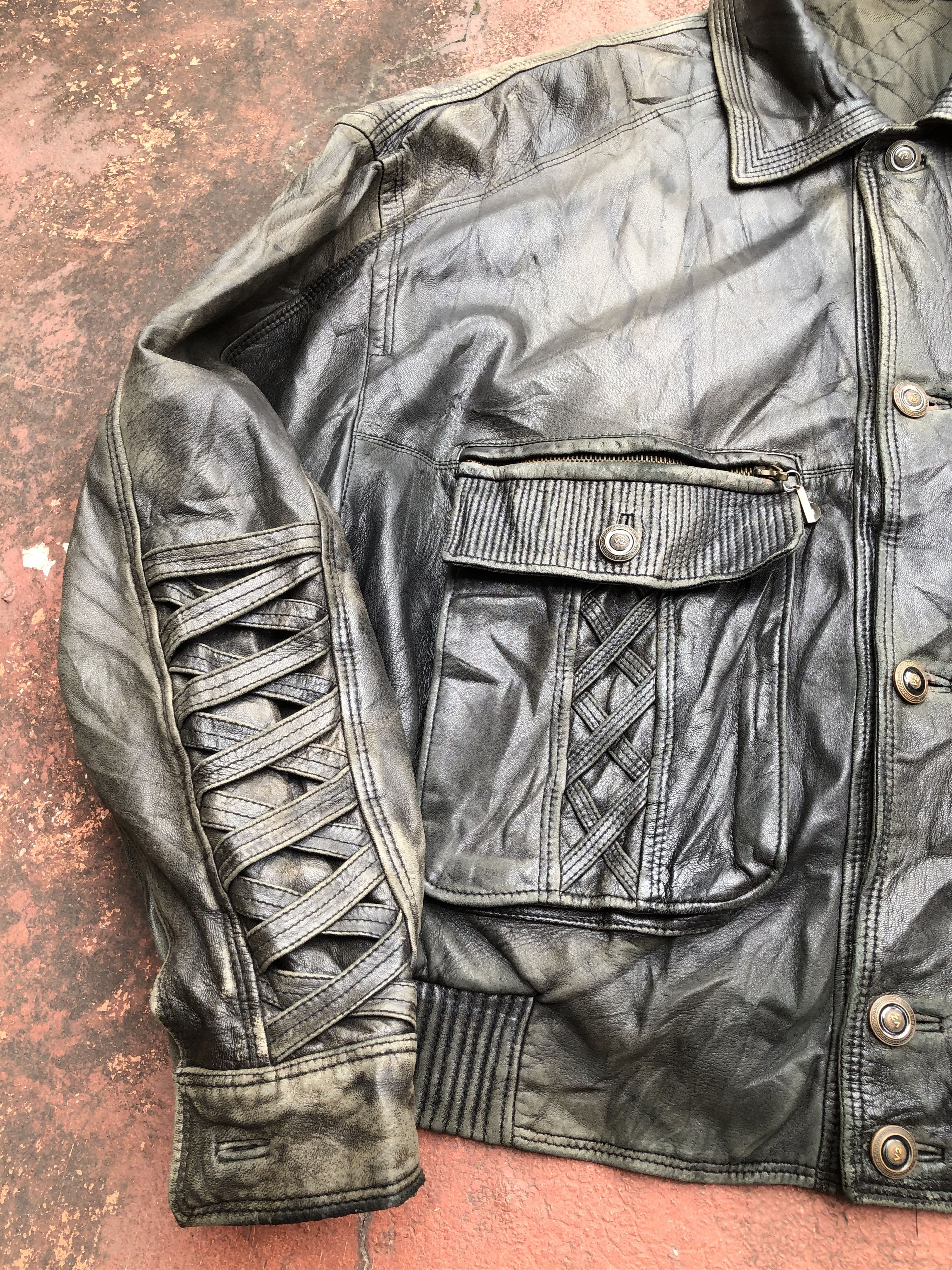 Versace RARE🔥VINTAGE VERSACE V2 DISTRESSED LEATHER JACKET LOOSE Size US L / EU 52-54 / 3 - 5 Thumbnail