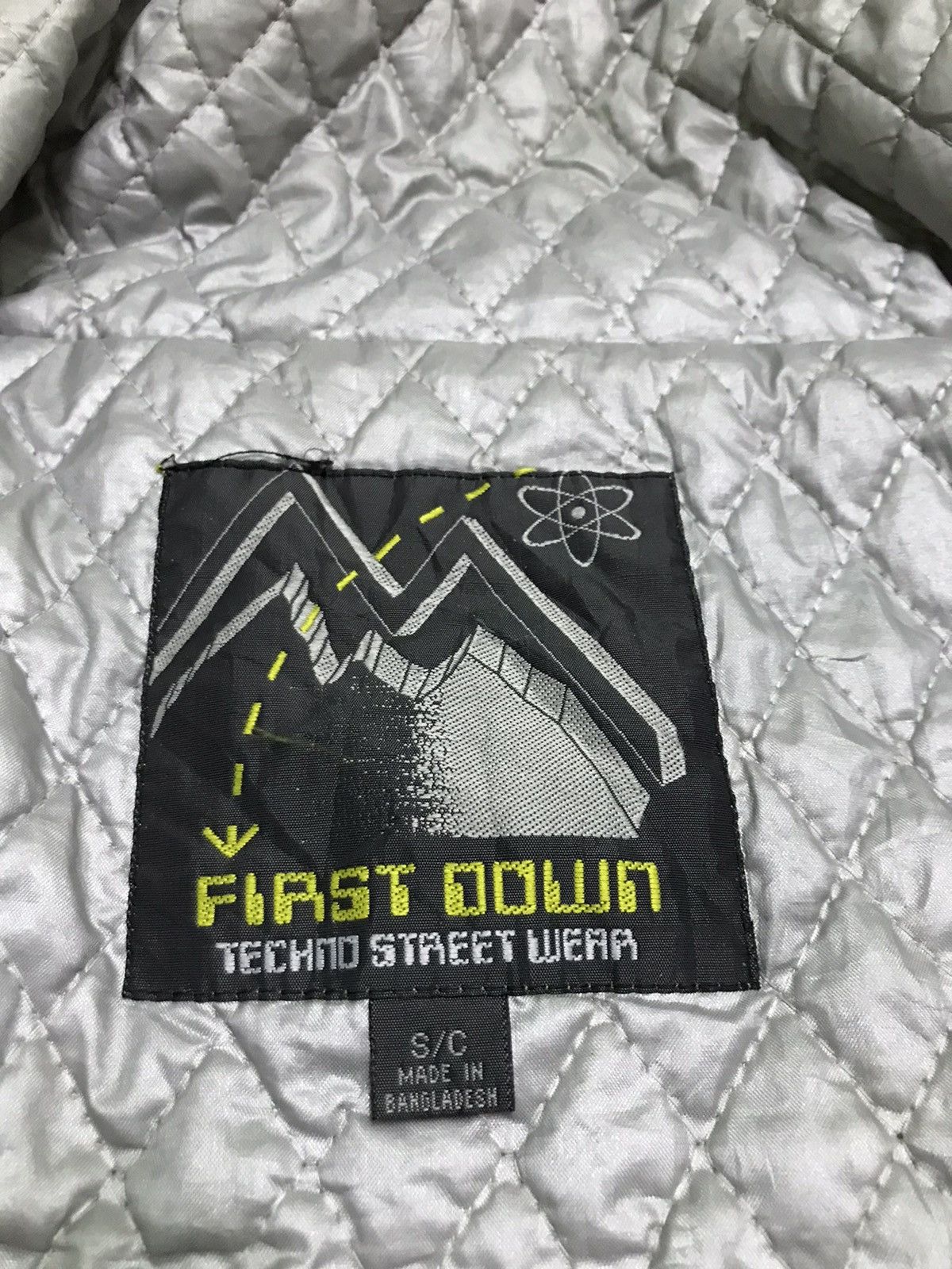 Japanese Brand First down outdoor jacket Size US S / EU 44-46 / 1 - 6 Thumbnail