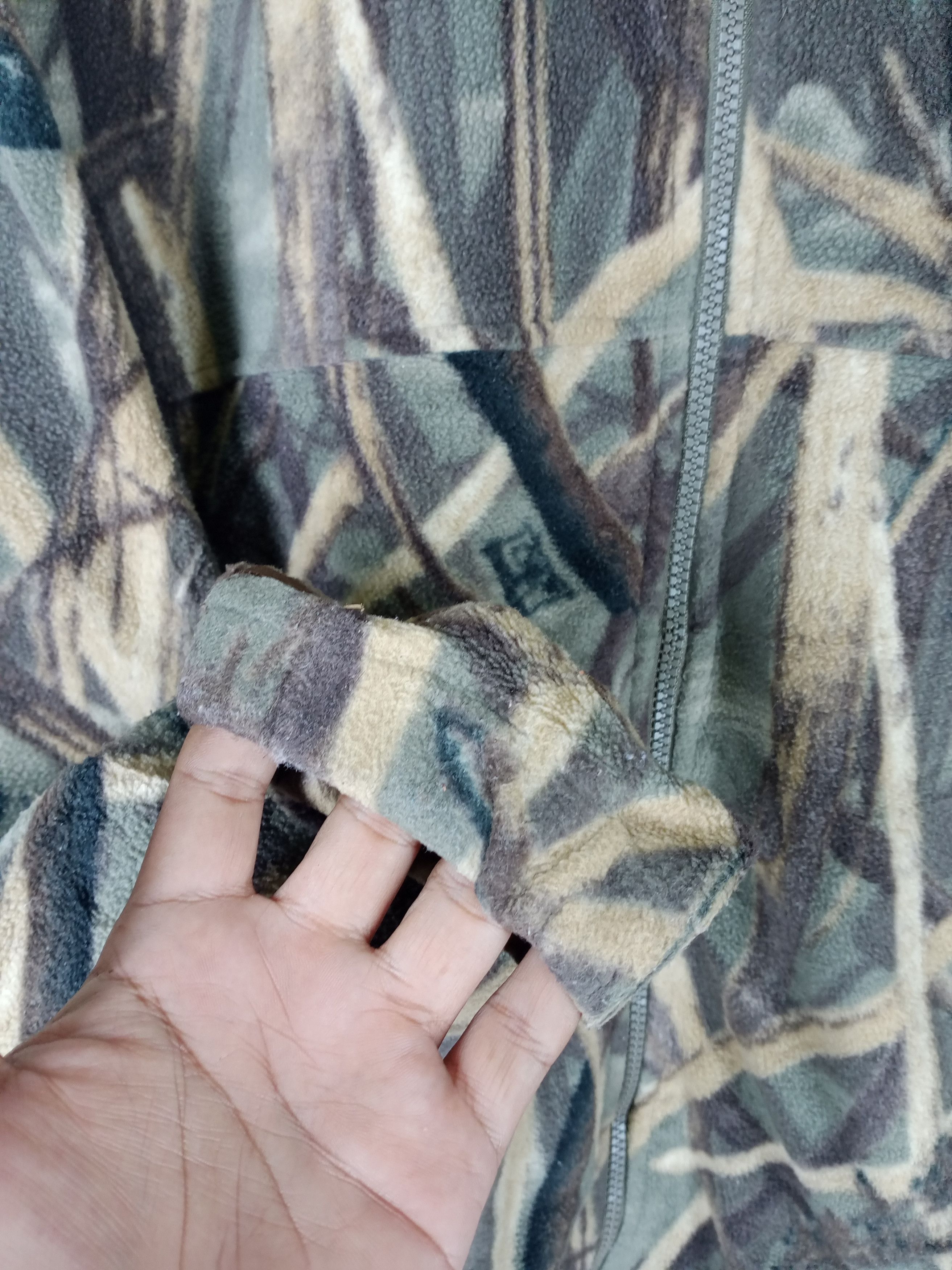 Columbia Vintage Columbia Sportwear Company Camo Fleece Jacket Size US L / EU 52-54 / 3 - 5 Thumbnail
