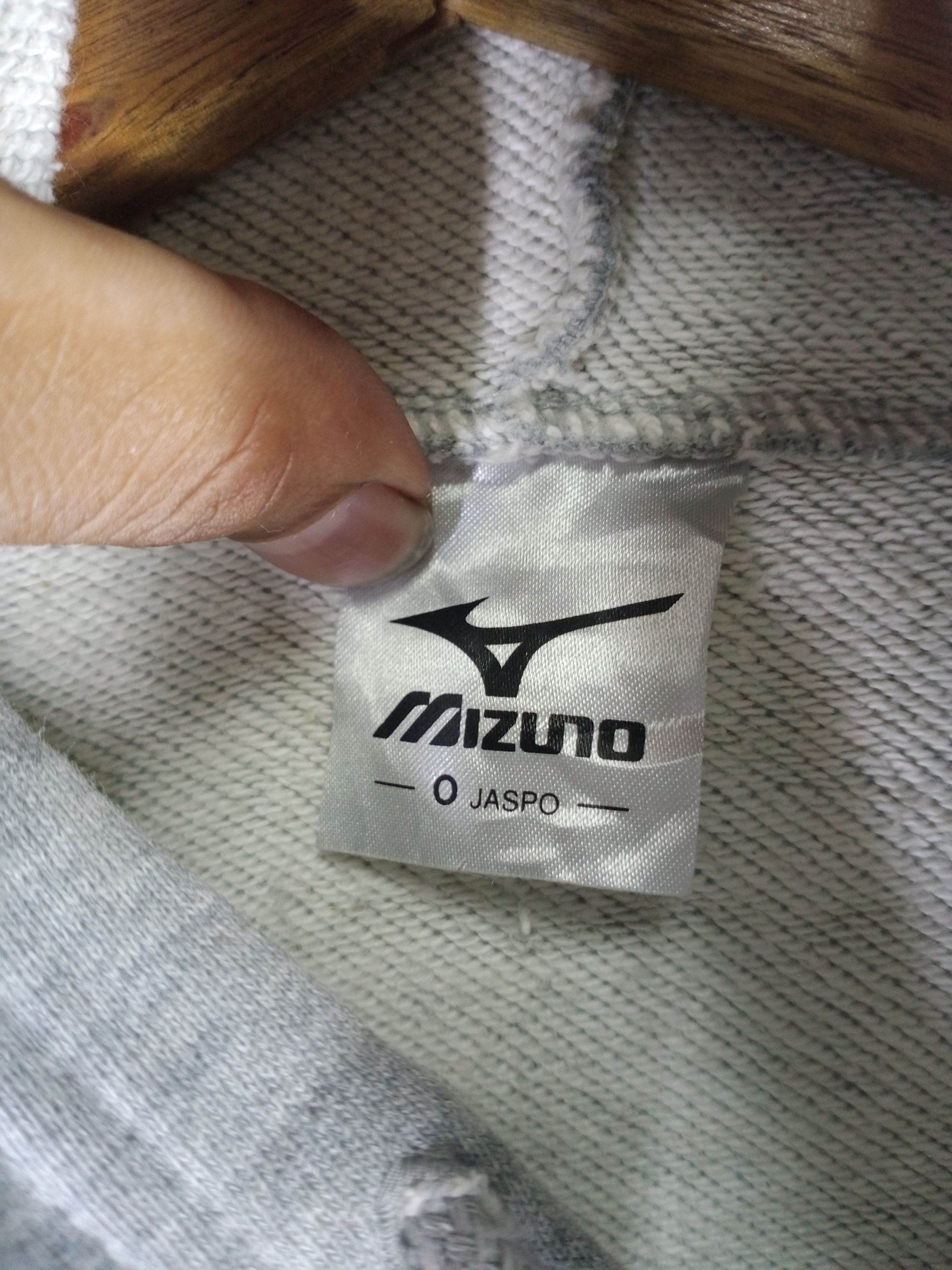 Mizuno Vintage Mizuno Small Logo Embroidered Hoodie Size US M / EU 48-50 / 2 - 4 Thumbnail