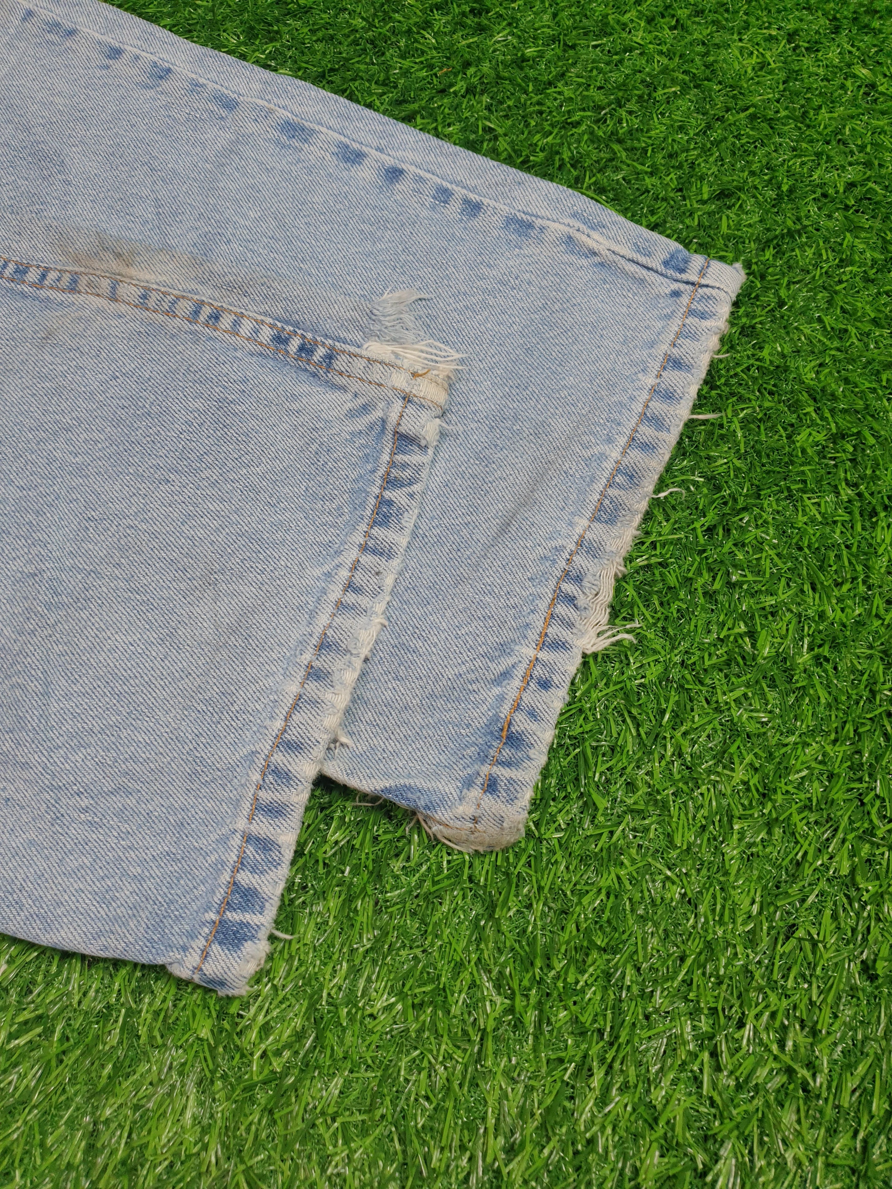 Levi's Vintage LEVIS 550 Sun Faded Distressed 40X29.5 Jeans L0107 Size US 40 / EU 56 - 9 Thumbnail
