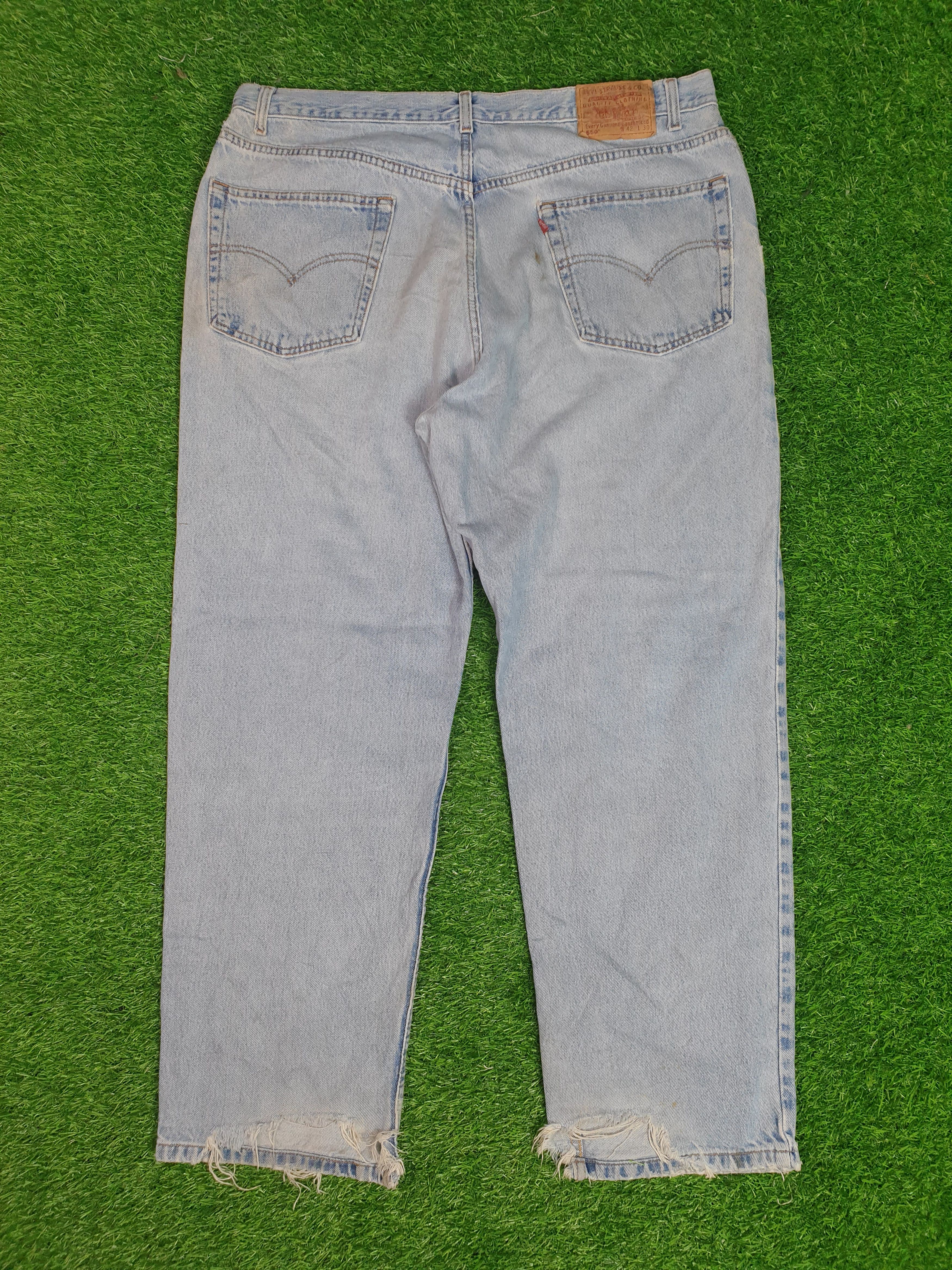 Levi's Vintage LEVIS 550 Sun Faded Distressed 40X29.5 Jeans L0107 Size US 40 / EU 56 - 2 Thumbnail