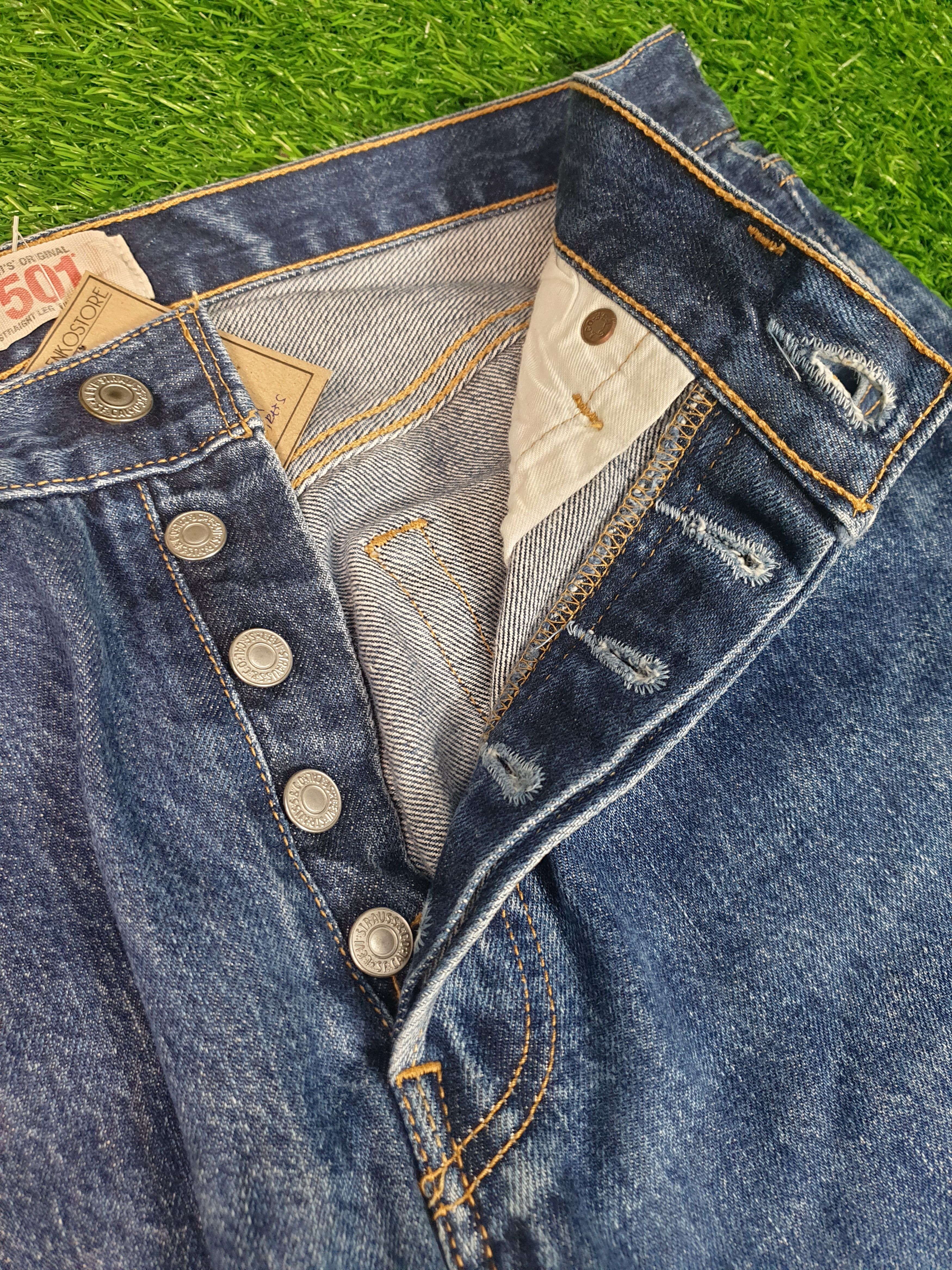 Levi's Vintage LEVIS 501 Stone Wash Distressed 31X30 Jeans L0187 Size US 31 - 8 Thumbnail