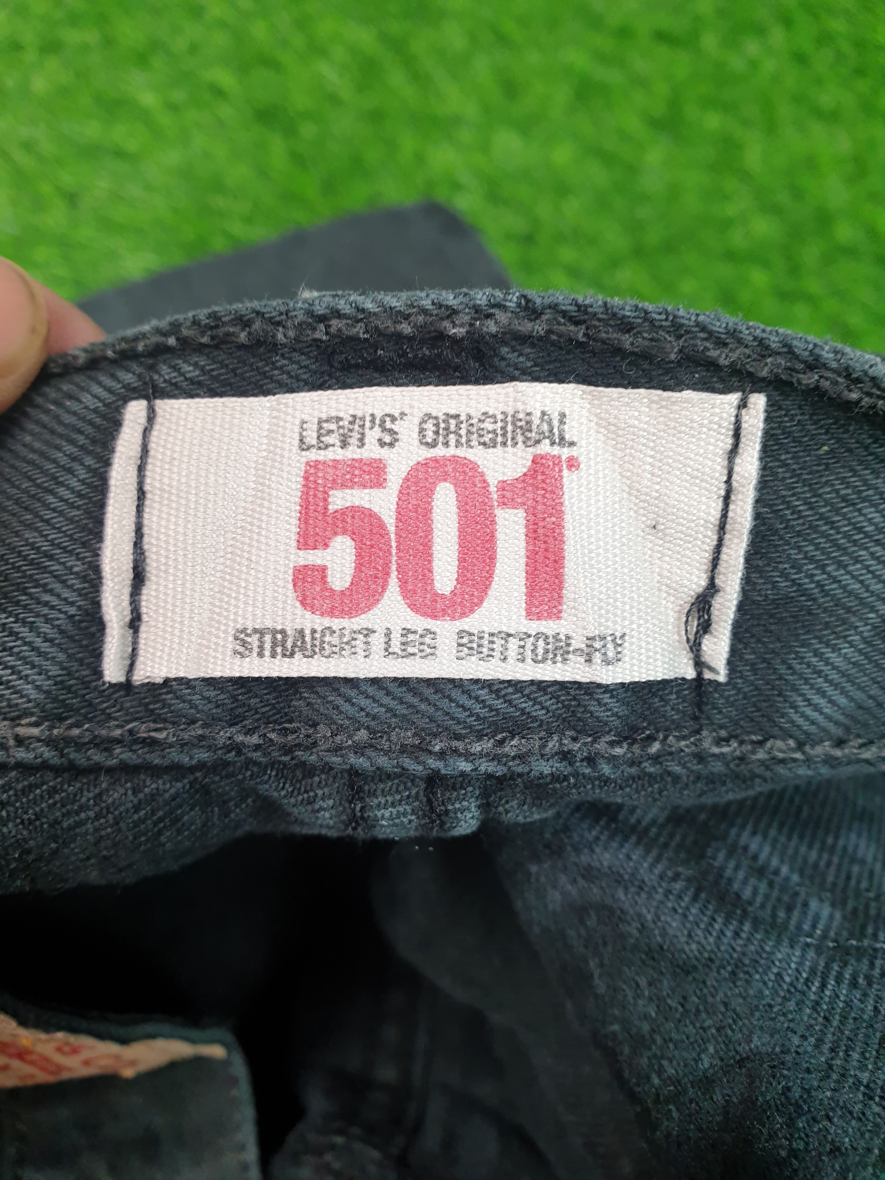 Levi's Vintage Clothing Vintage LEVIS 501 Super Black Faded Distressed Jeans L0056 Size US 34 / EU 50 - 13 Thumbnail