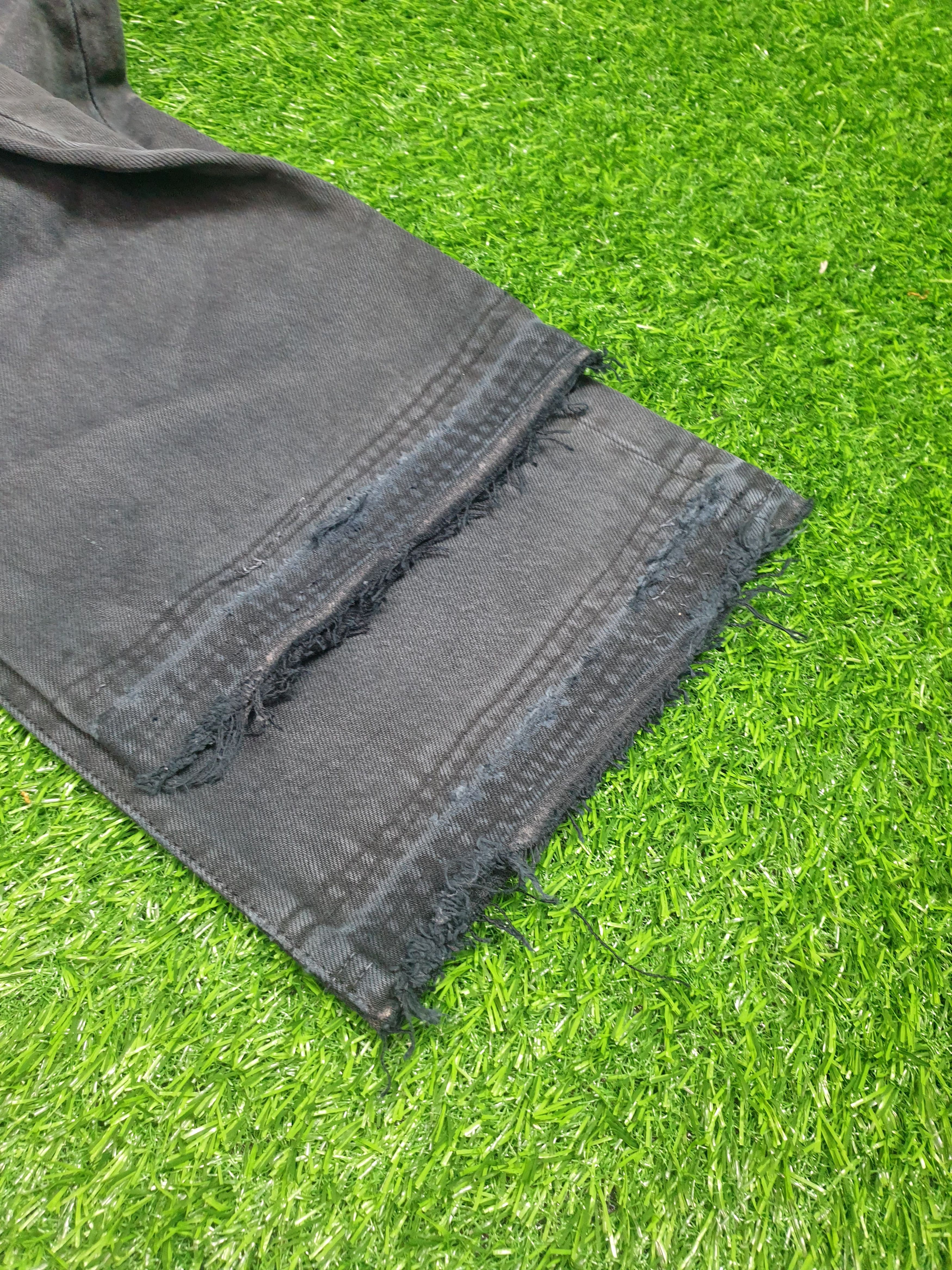 Levi's Vintage Clothing Vintage LEVIS 501 Super Black Faded Distressed Jeans L0056 Size US 34 / EU 50 - 6 Thumbnail