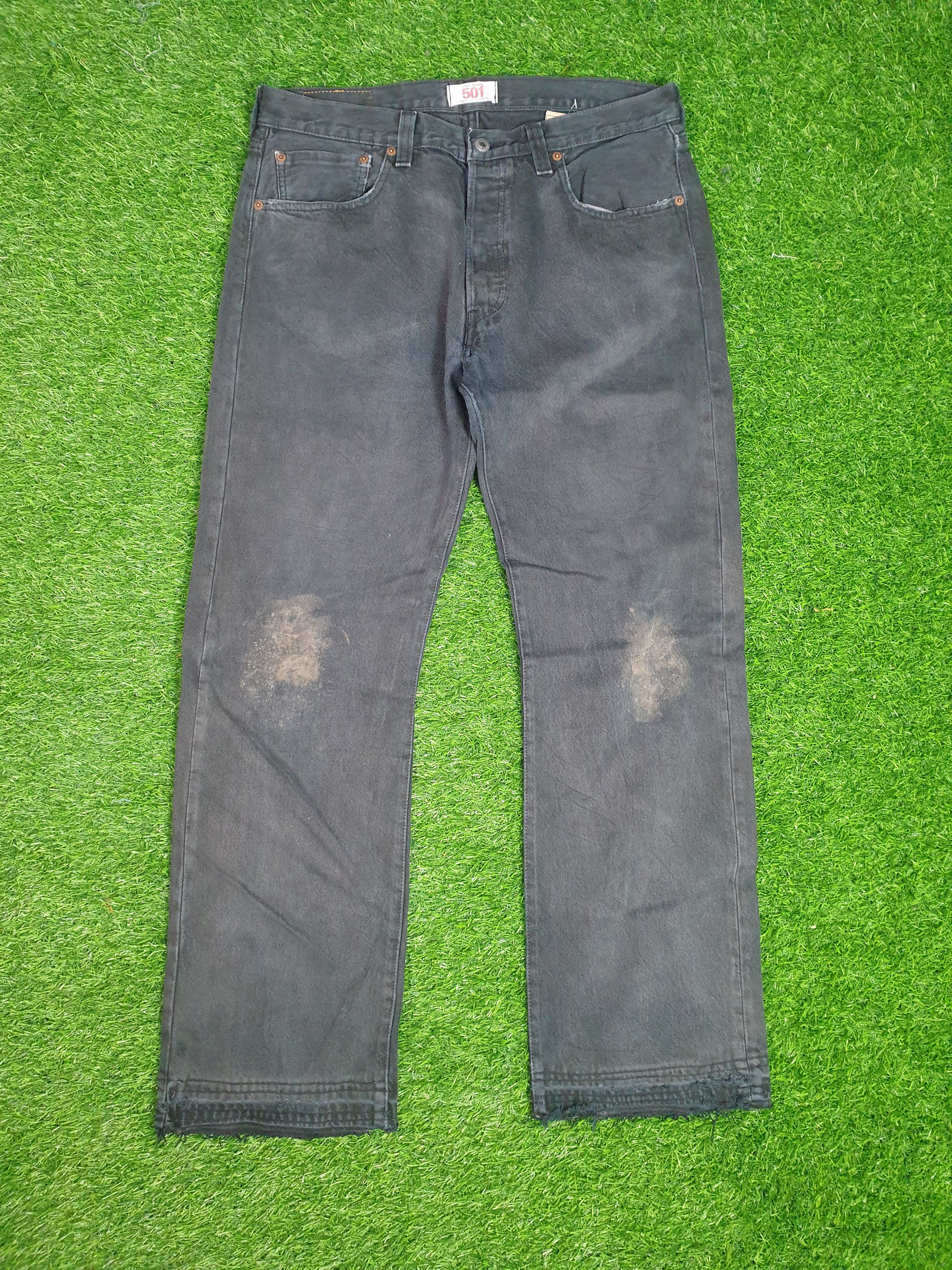 Levi's Vintage Clothing Vintage LEVIS 501 Super Black Faded Distressed Jeans L0056 Size US 34 / EU 50 - 1 Thumbnail
