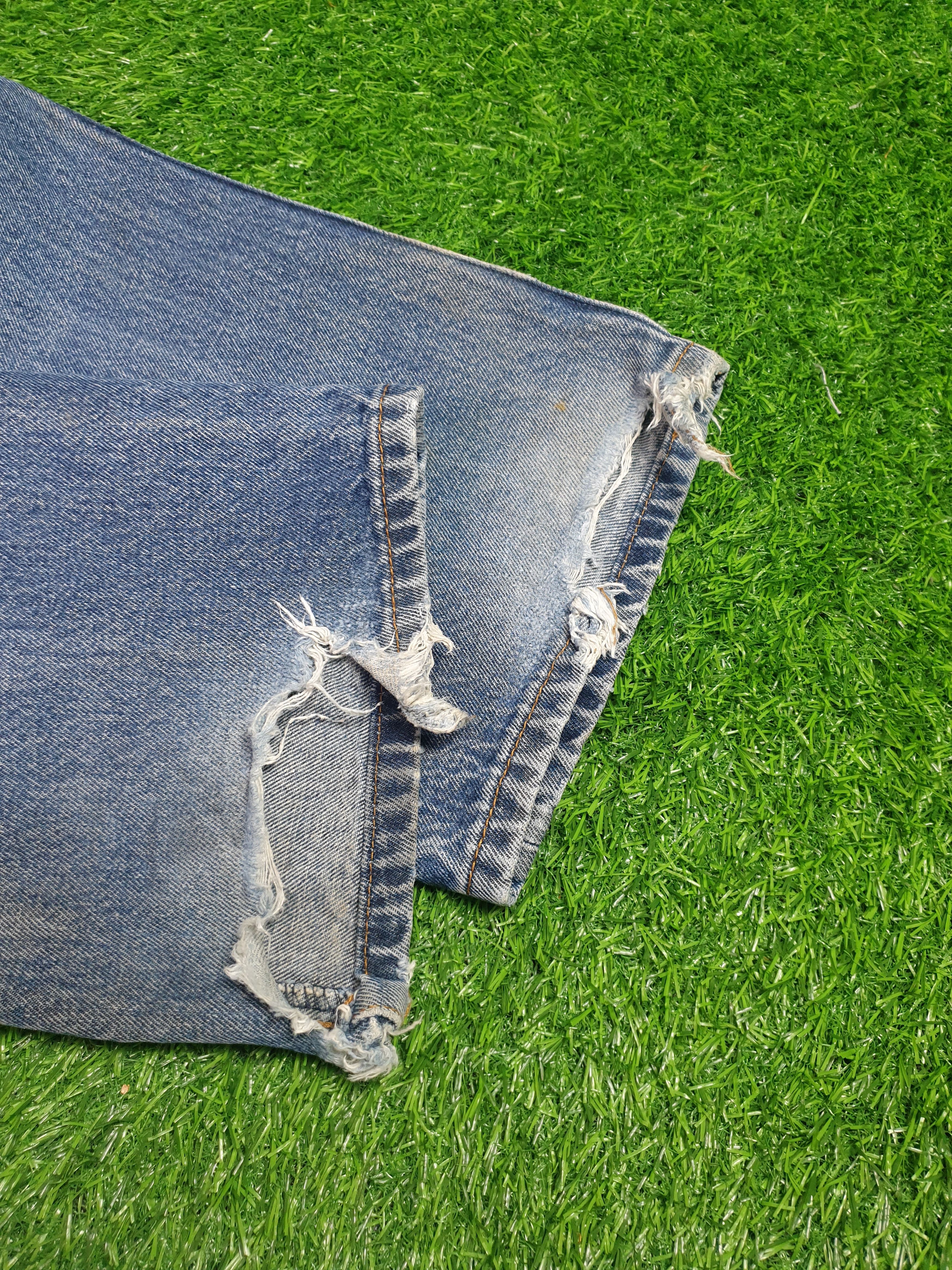 Levi's LEVIS 517 Medium Wash Flare Distressed 35X33 Jeans L0188 Size US 35 - 5 Thumbnail