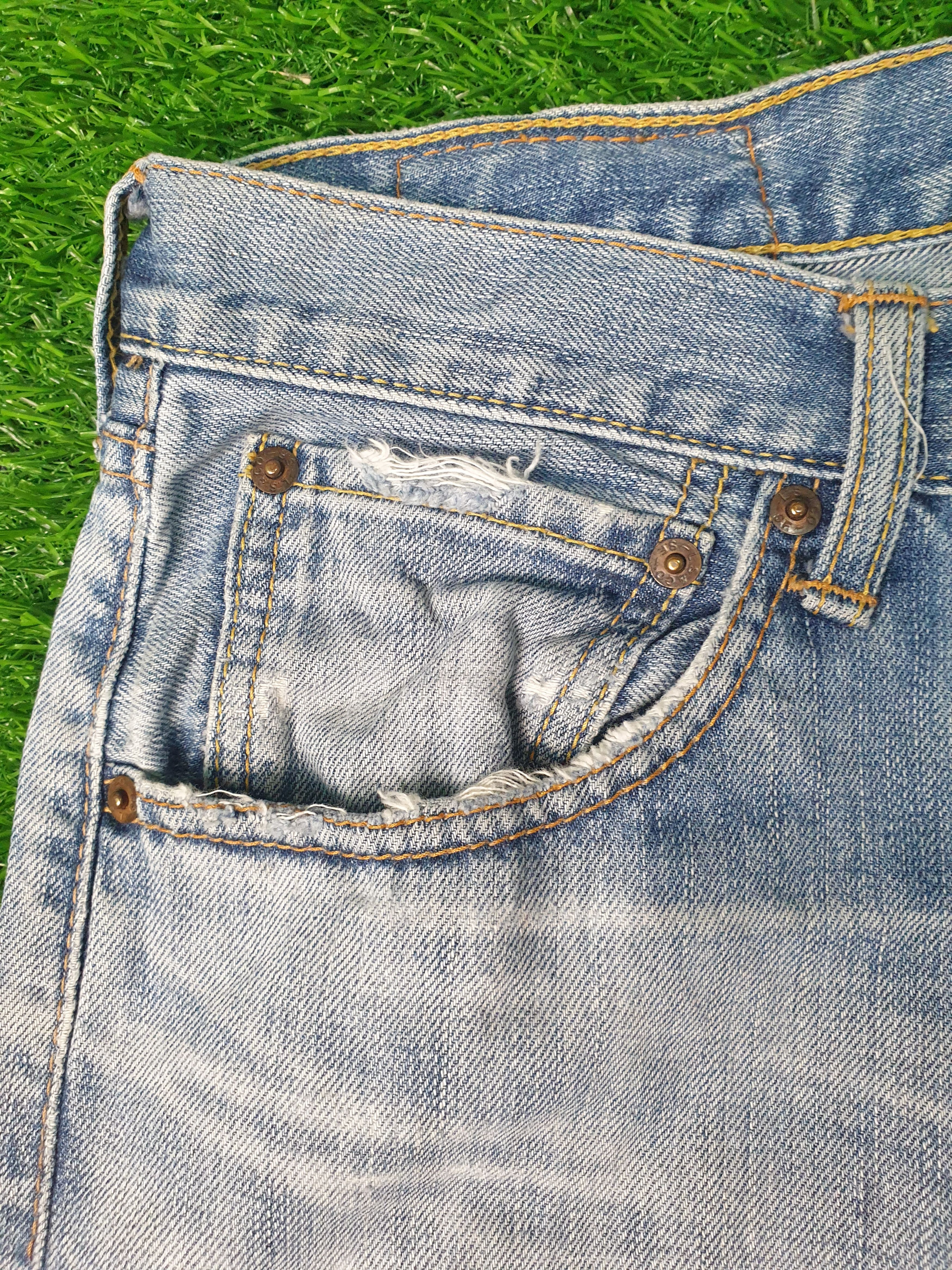 Levi's Vintage LEVIS 703 Faded Distressed Size 34X33 Jeans L0115 Size US 34 / EU 50 - 9 Thumbnail