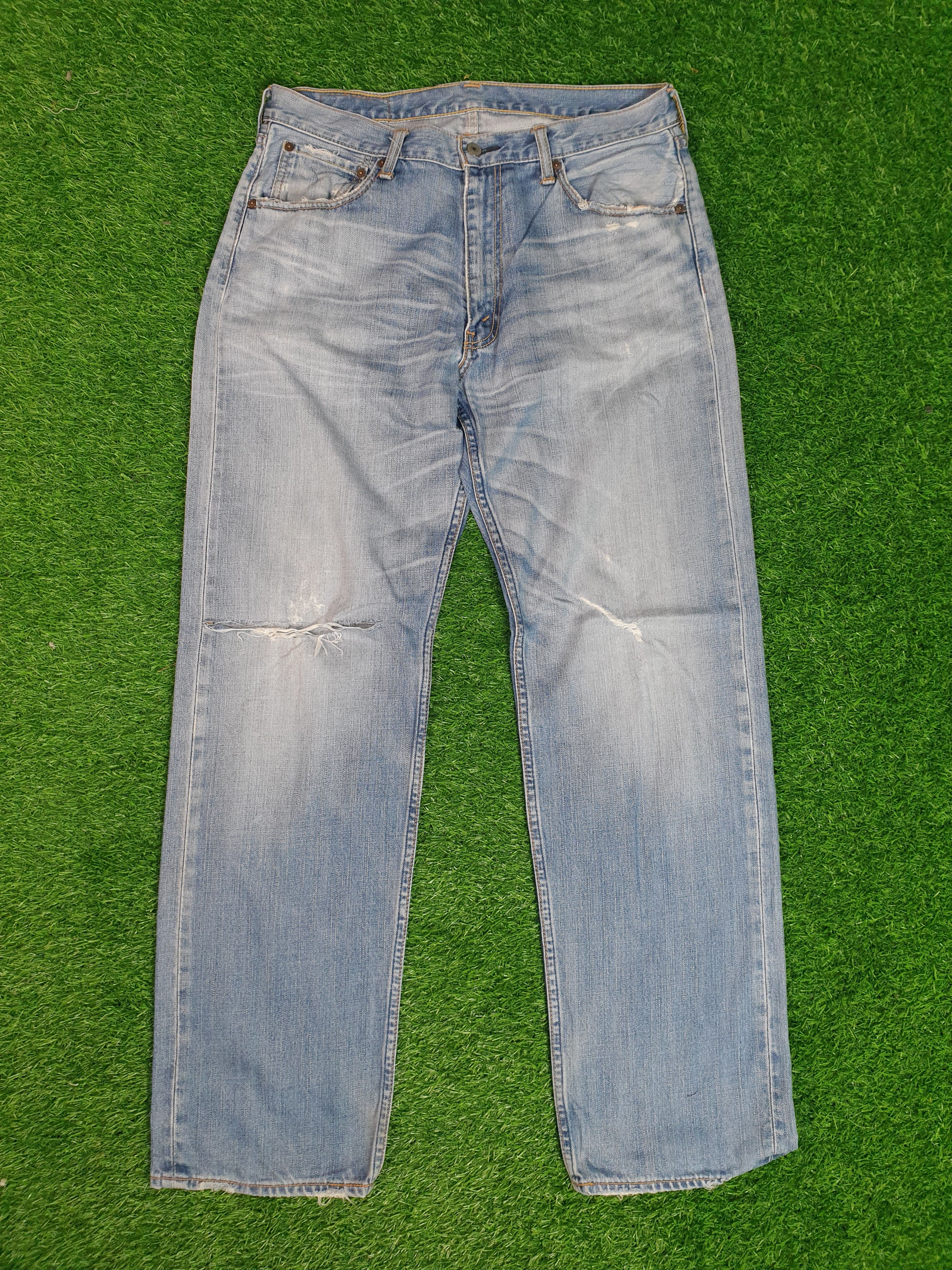 Levi's Vintage LEVIS 703 Faded Distressed Size 34X33 Jeans L0115 Size US 34 / EU 50 - 1 Thumbnail