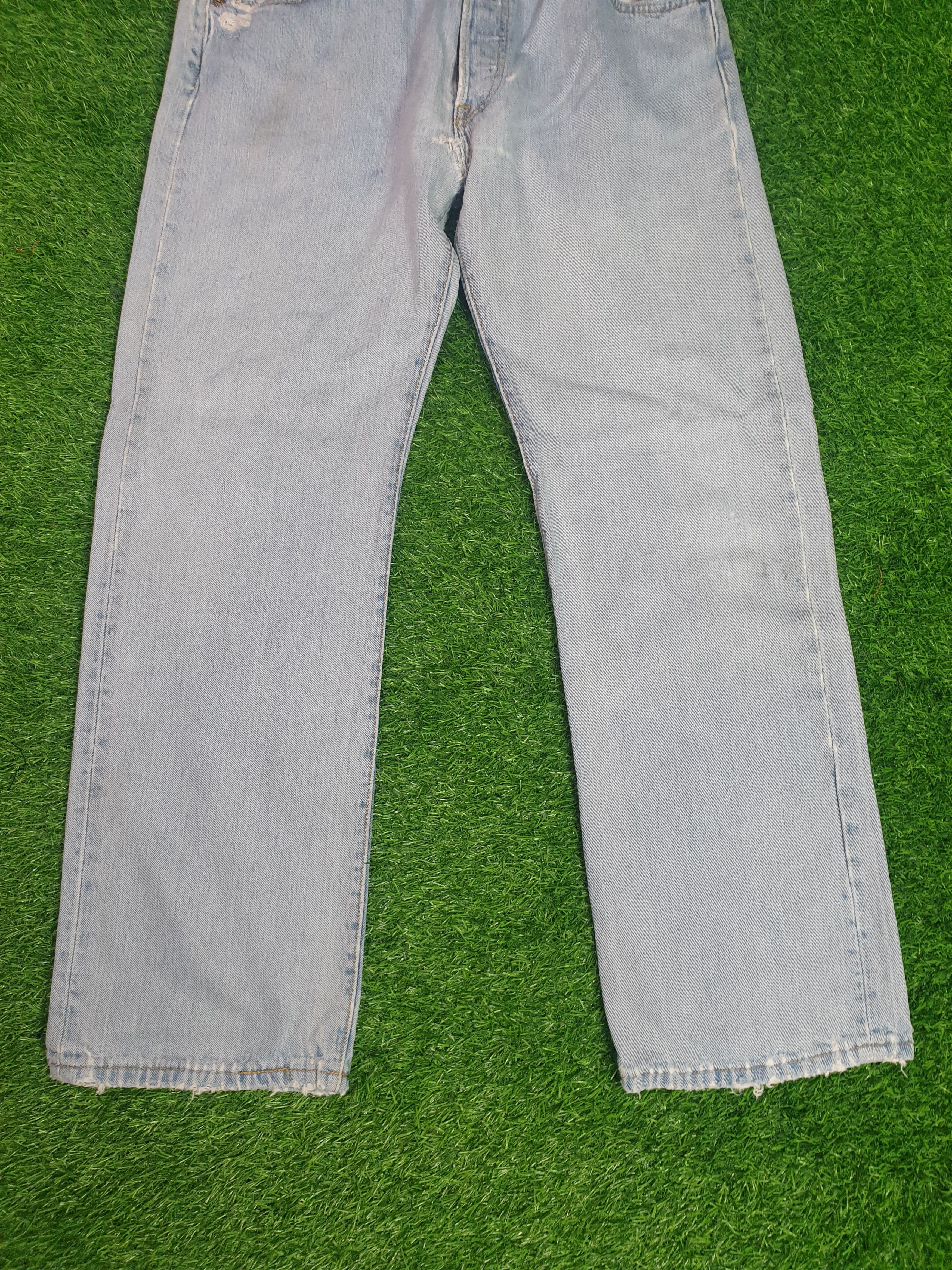 Levi's LEVIS 501 Light Wash Distressed Size 35X30.5 Jeans L0172 Size US 35 - 3 Thumbnail