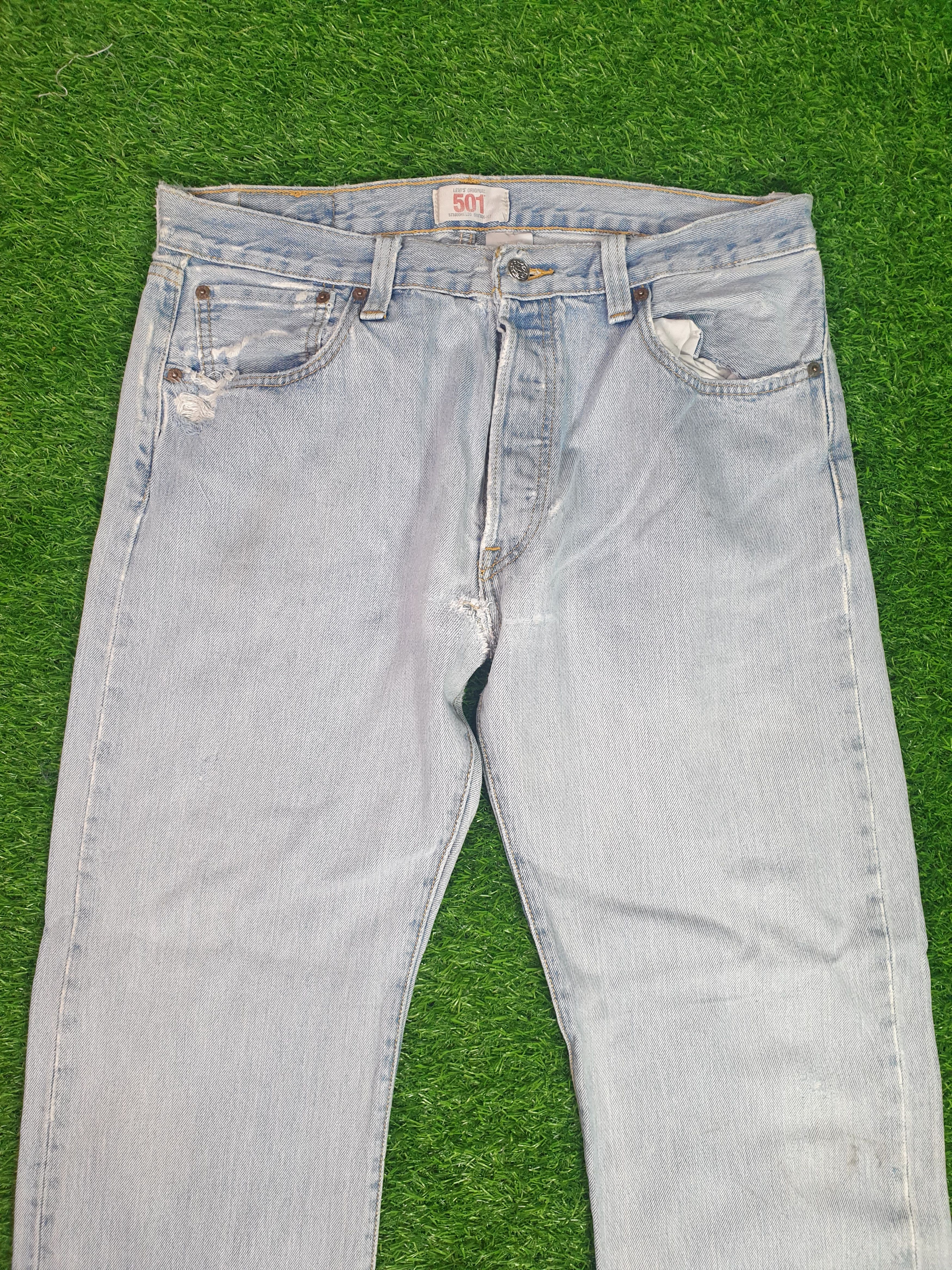 Levi's LEVIS 501 Light Wash Distressed Size 35X30.5 Jeans L0172 Size US 35 - 4 Thumbnail