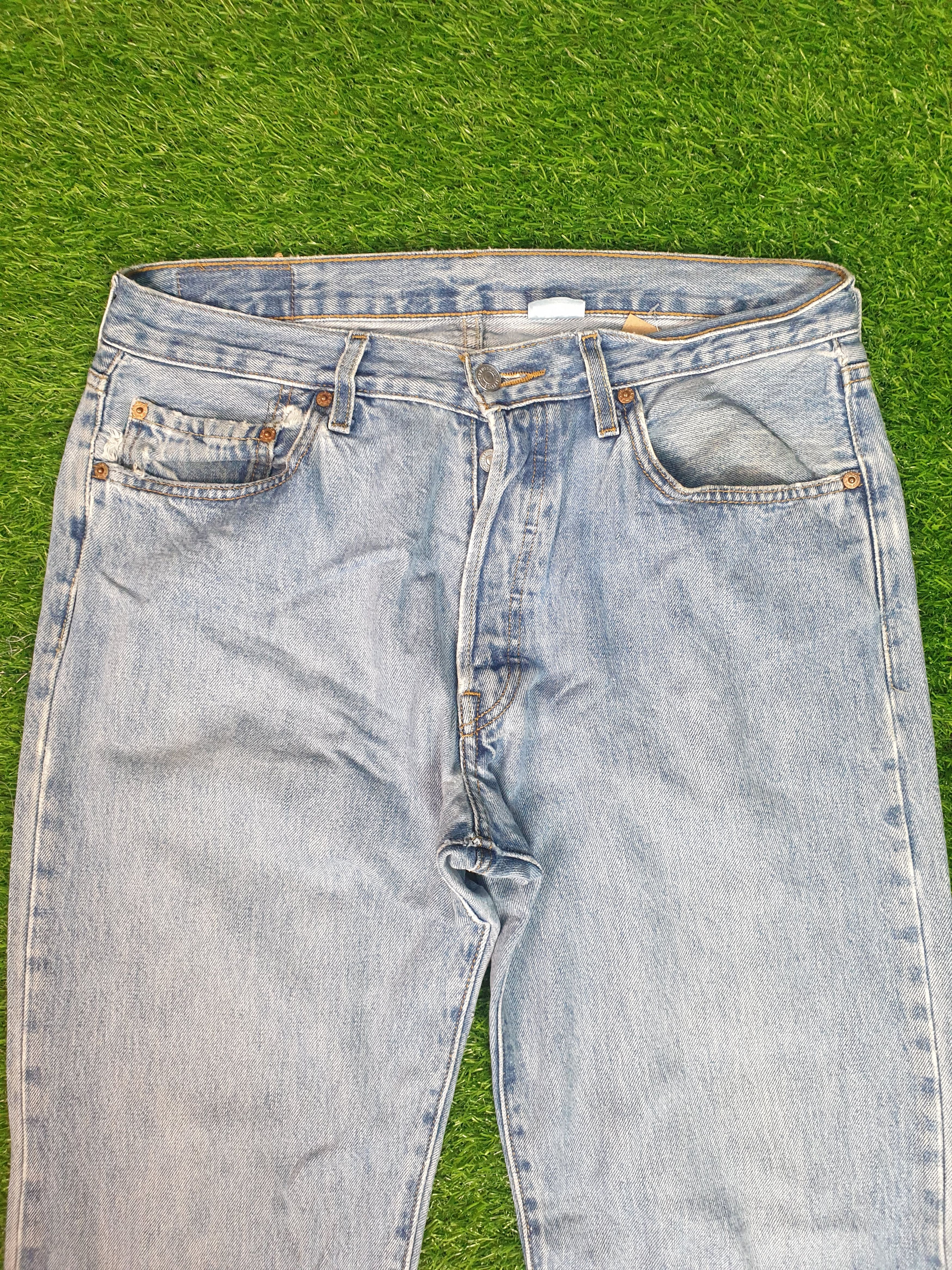 Levi's LEVIS 501 Light Wash Distressed Size 34X32 Jeans L0167 Size US 35 - 4 Thumbnail