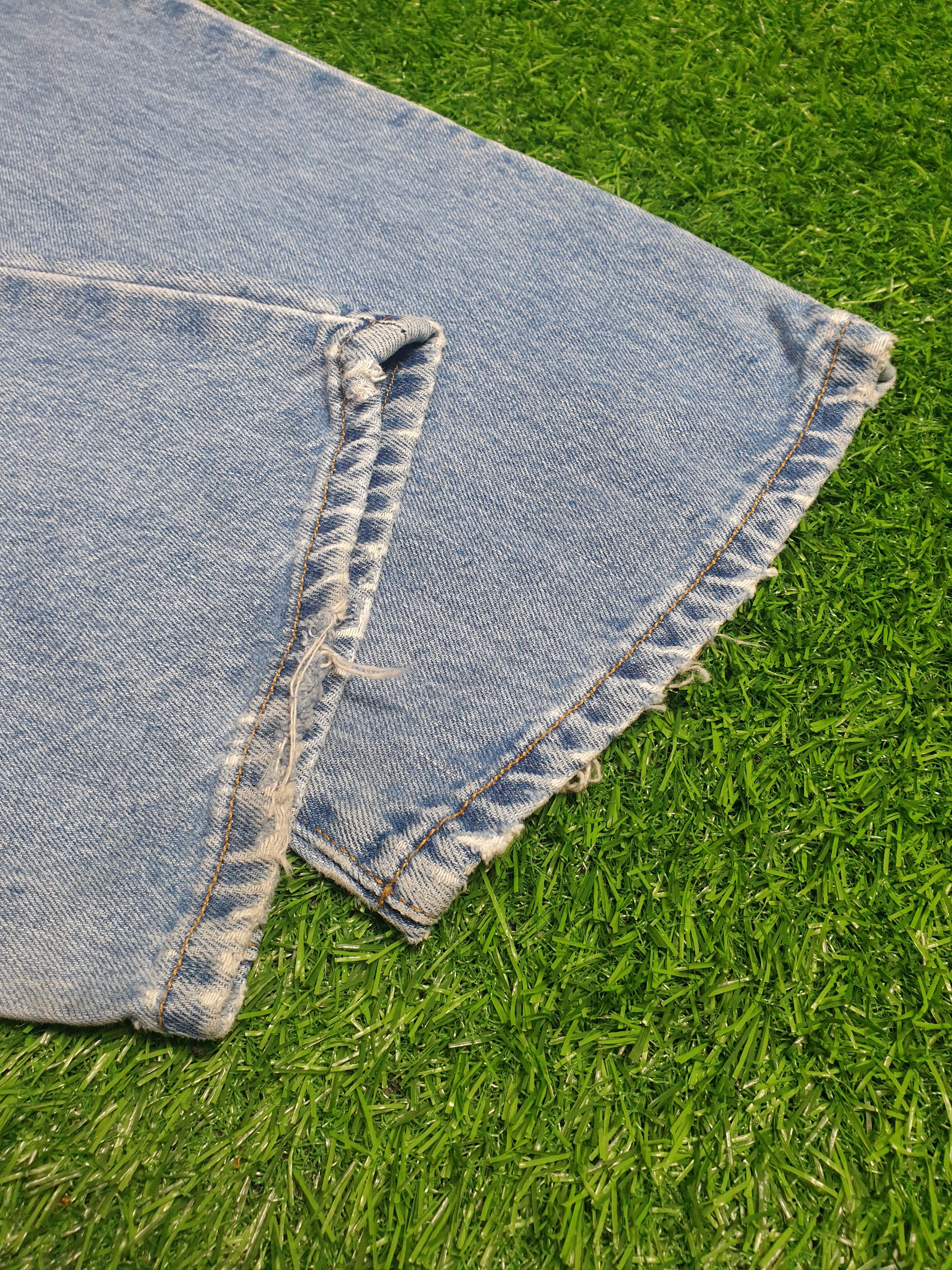Levi's LEVIS 501 Light Wash Distressed Size 34X32 Jeans L0167 Size US 35 - 8 Thumbnail