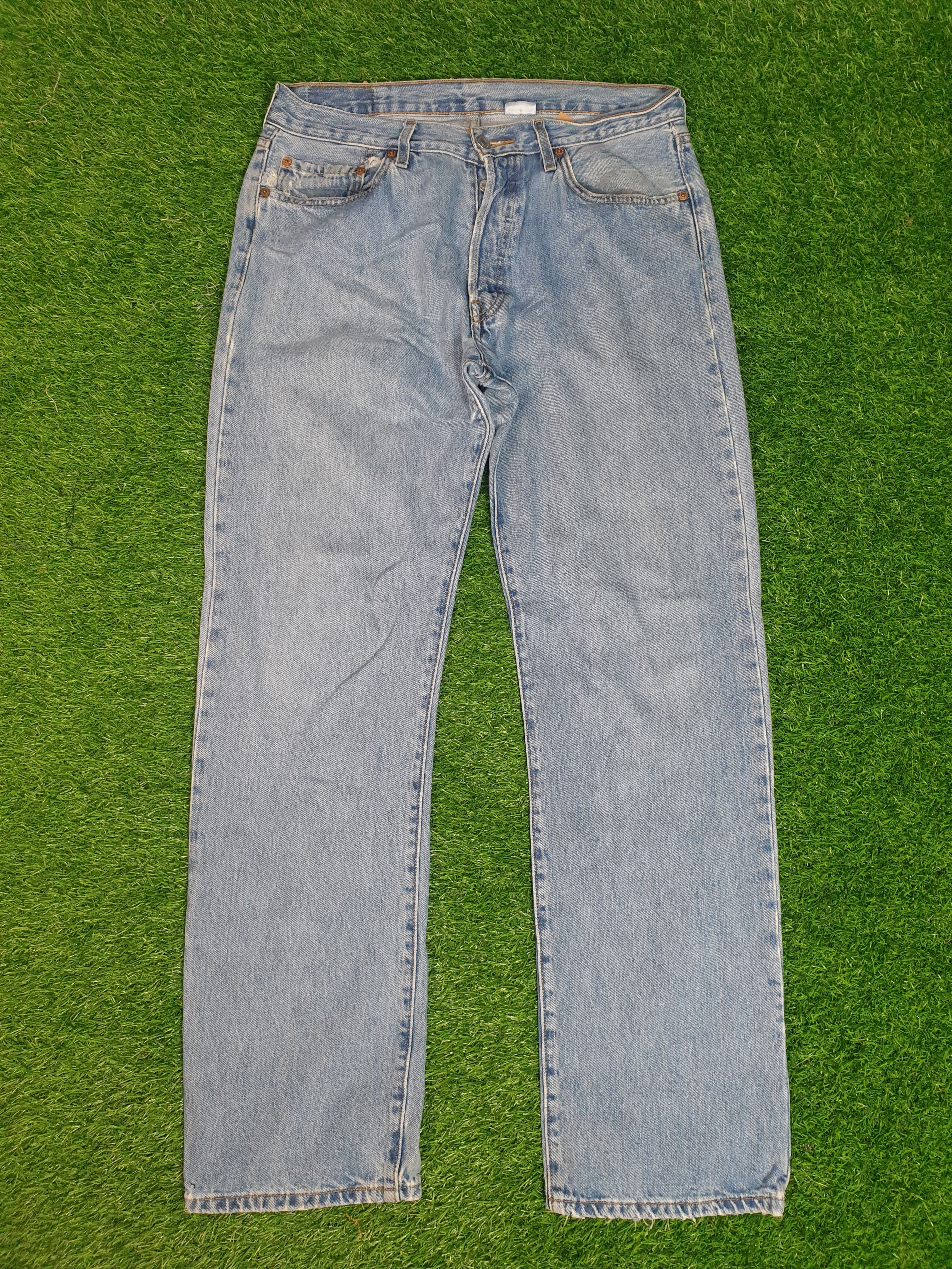 Levi's LEVIS 501 Light Wash Distressed Size 34X32 Jeans L0167 Size US 35 - 1 Thumbnail