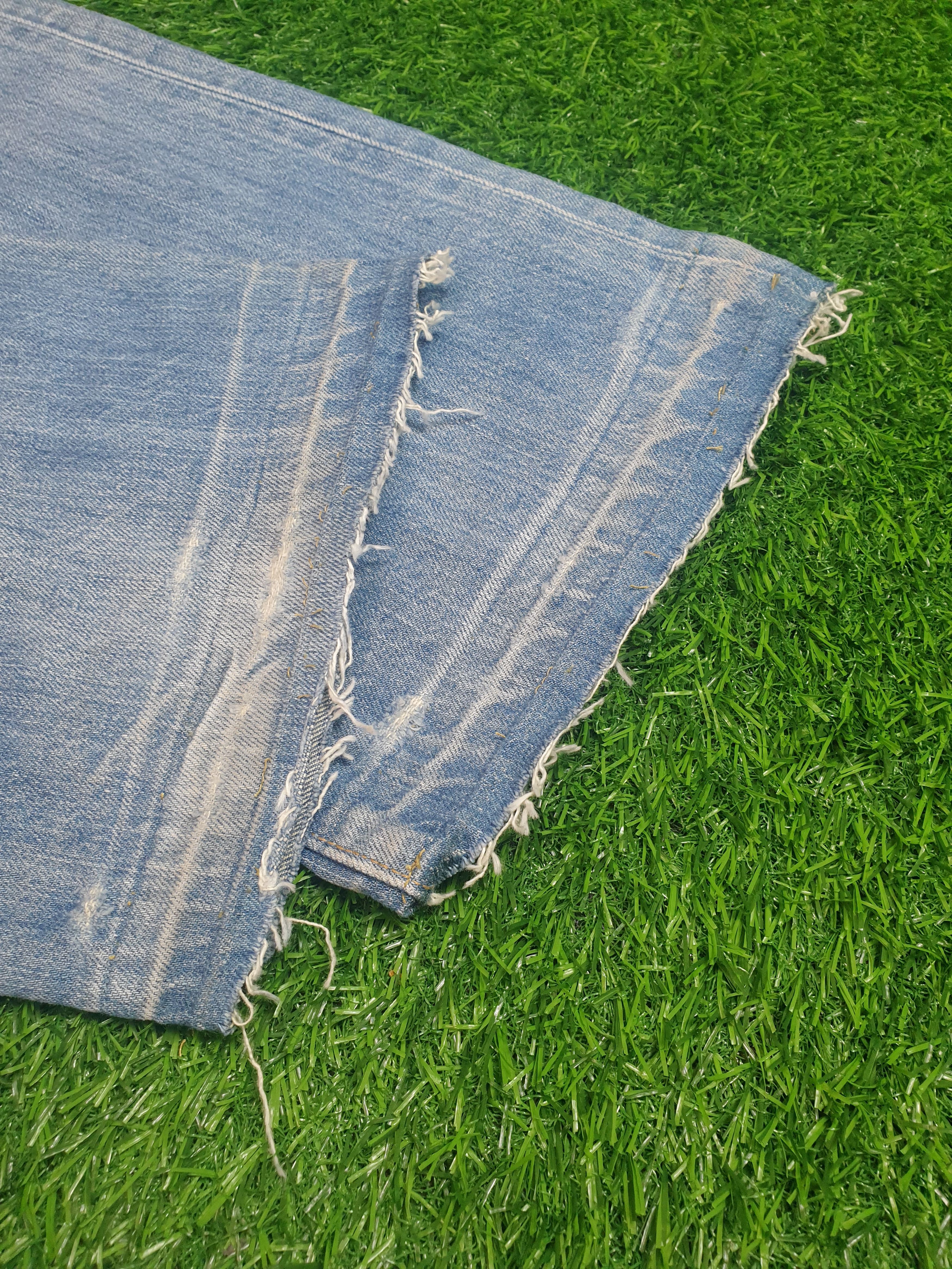 Levi's LEVIS 501 Stone Wash Distressed Size 34X31 Jeans L0180 Size US 34 / EU 50 - 9 Thumbnail