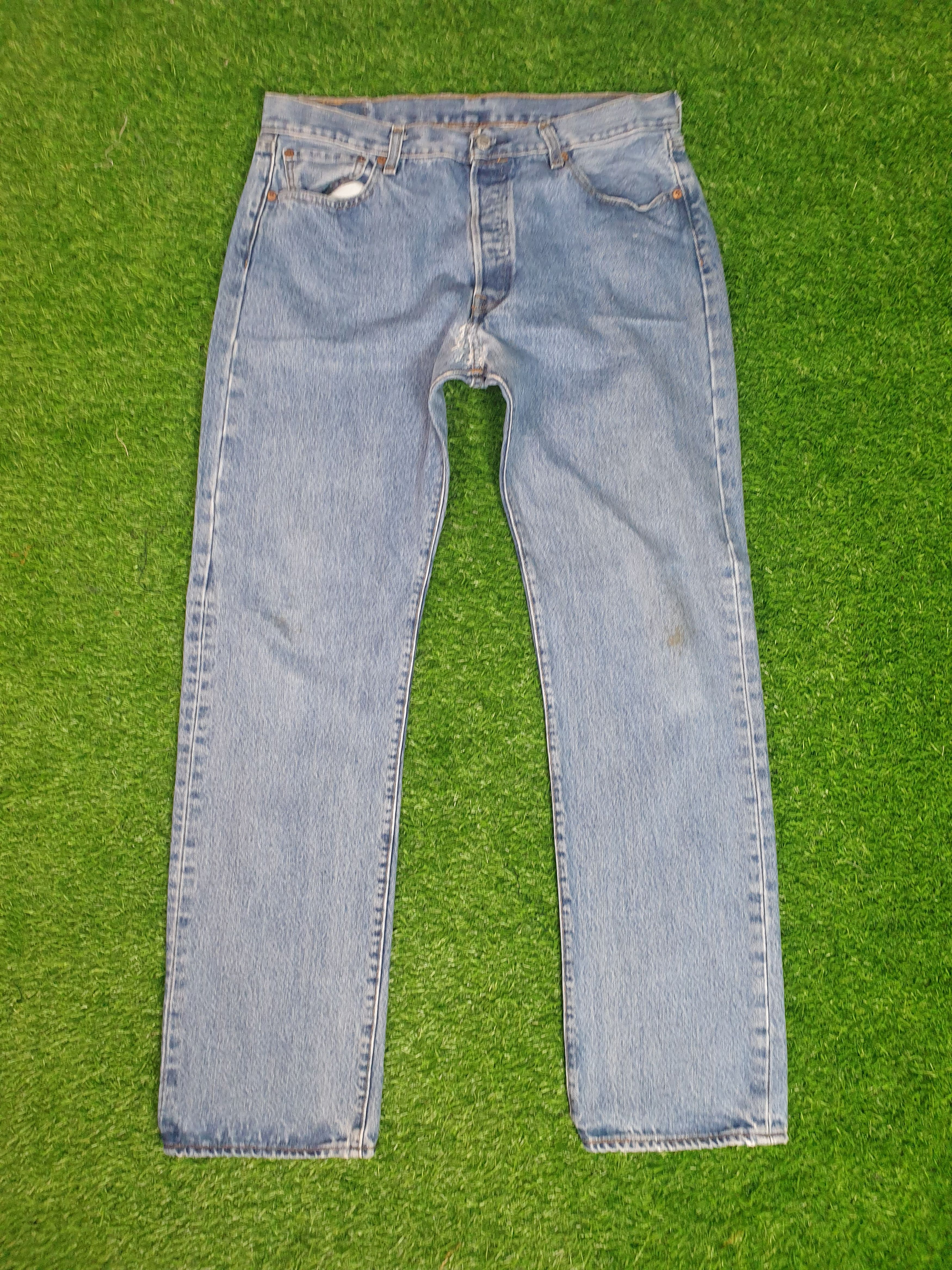 Levi's Vintage Clothing LEVIS 501 Light Wash Distressed Size 34X30.5 Jeans L0168 Size US 34 / EU 50 - 1 Thumbnail