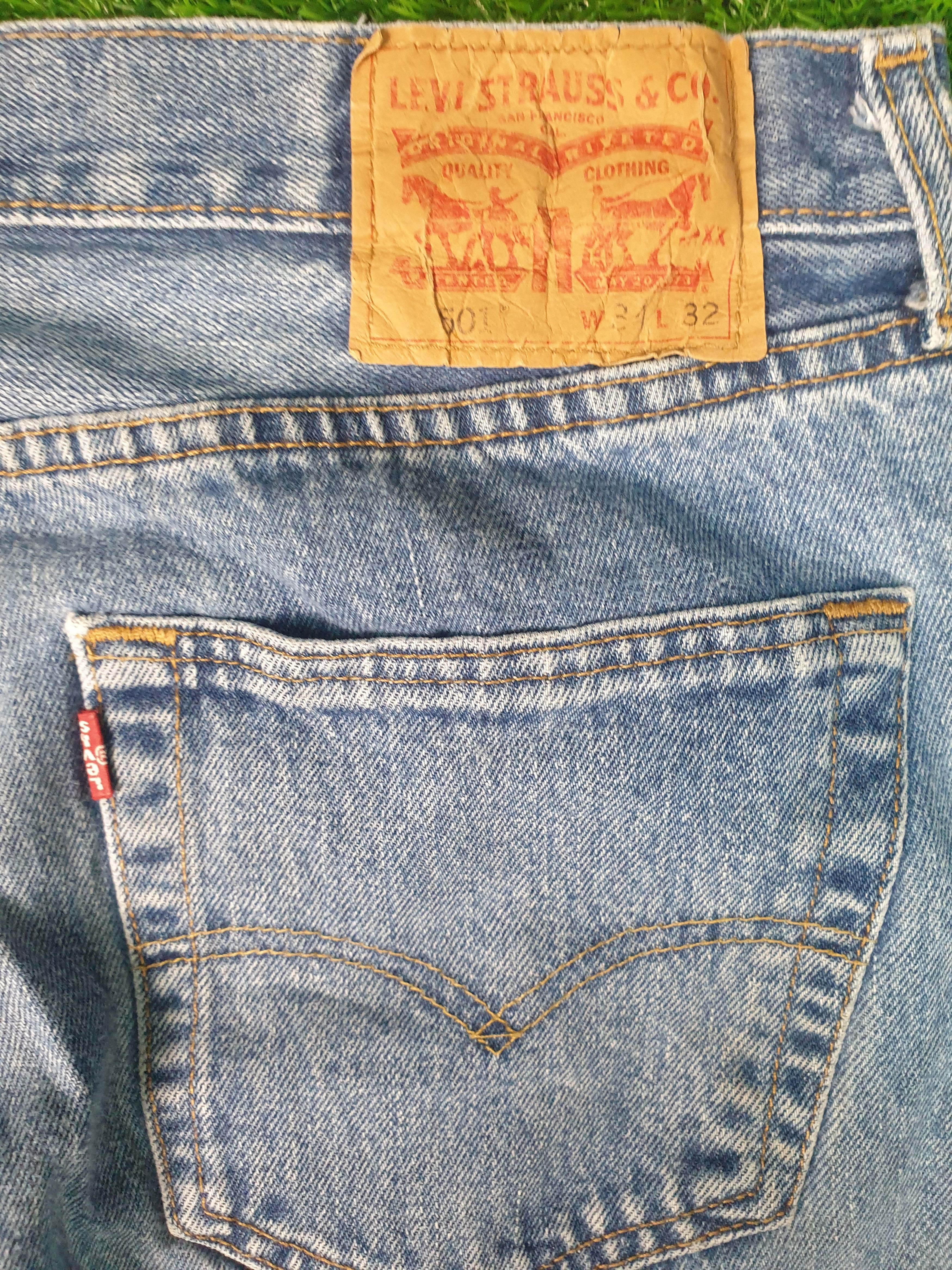 Levi's Vintage Clothing LEVIS 501 Light Wash Distressed Size 34X30.5 Jeans L0168 Size US 34 / EU 50 - 10 Thumbnail