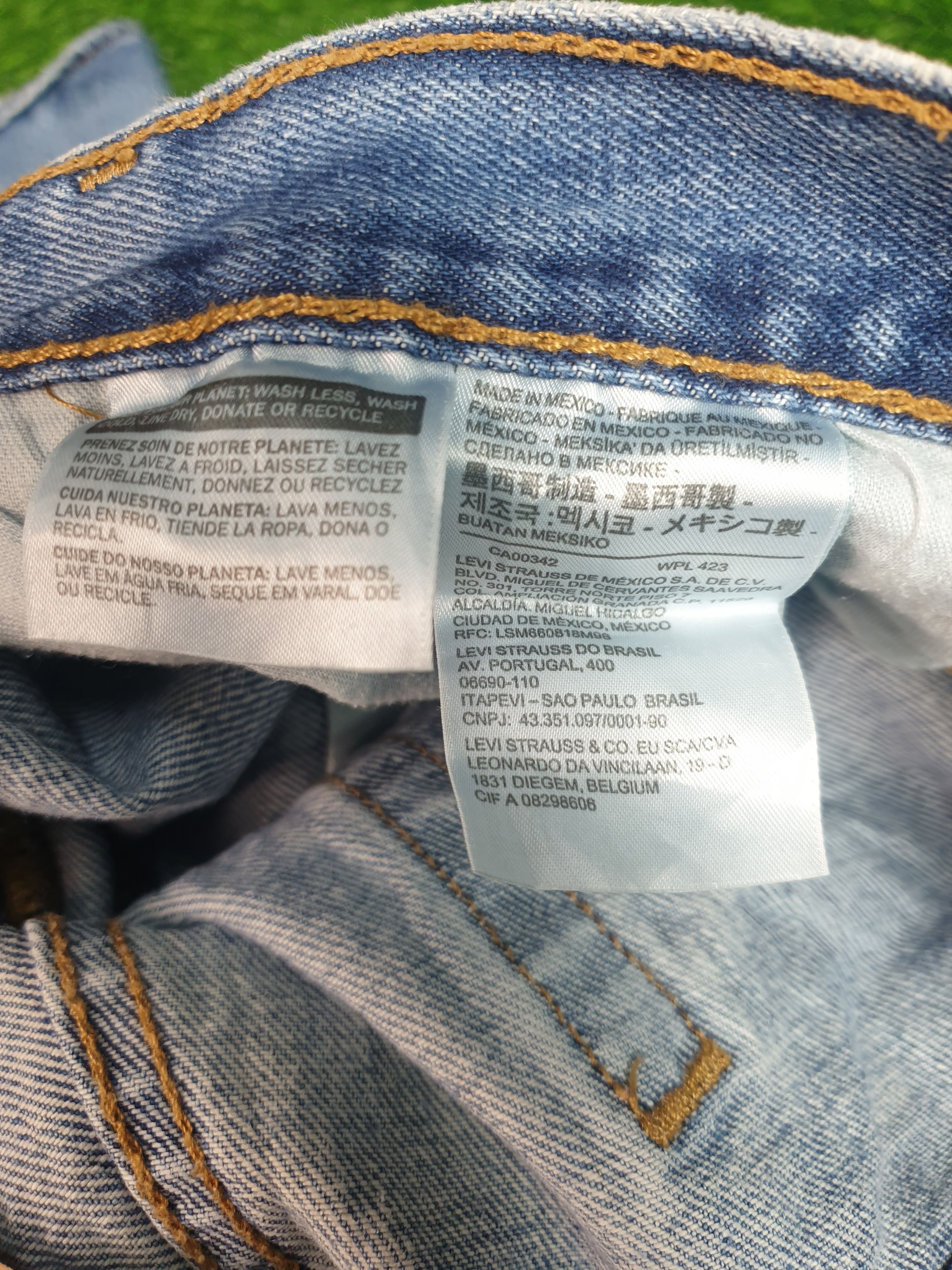 Levi's Vintage Clothing LEVIS 501 Light Wash Distressed Size 34X30.5 Jeans L0168 Size US 34 / EU 50 - 12 Thumbnail