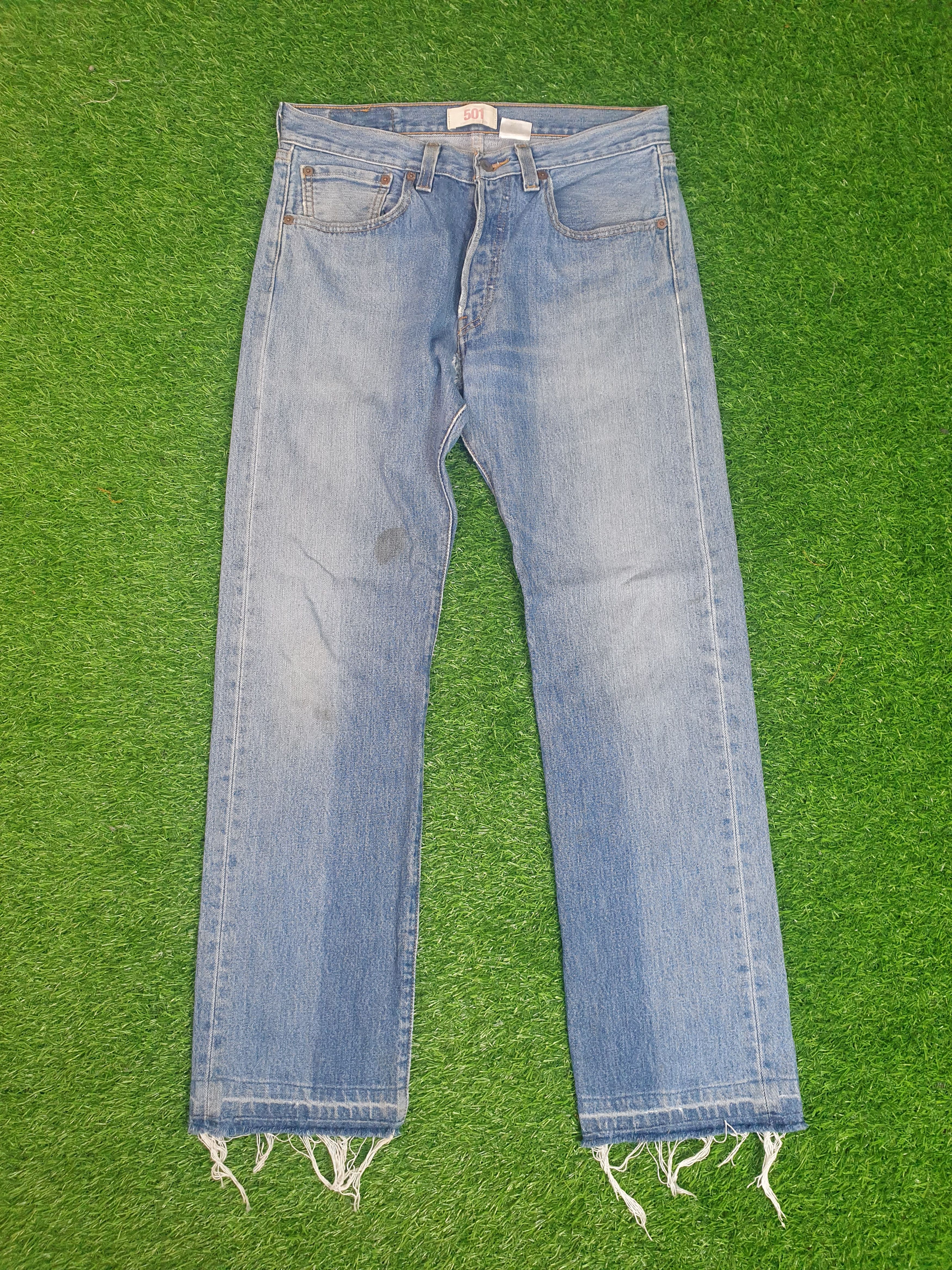 Levi's LEVIS 501 Sun Faded Distressed Size 32X30 Jeans L0182 Size US 32 / EU 48 - 1 Thumbnail