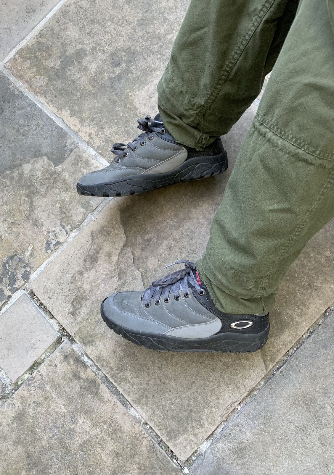 Oakley × Vintage 2000s Vintage Oakley Cycling Clip Sneaker Gray Black Skater Size US 10.5 / EU 43-44 - 1 Thumbnail