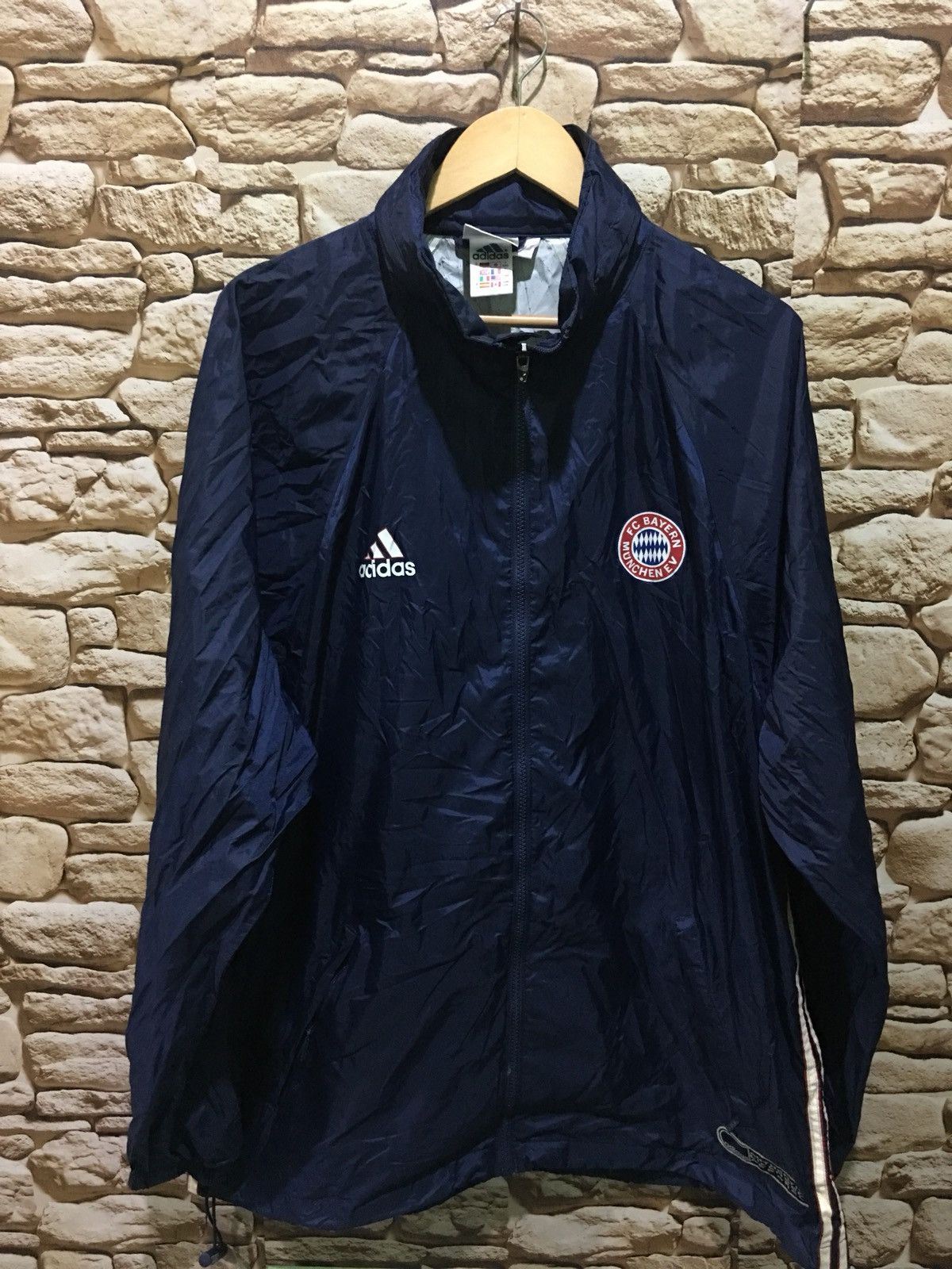 Adidas 90s Vintage Mens ADIDAS BAYERN MUNICH Tracksuit Jacket Size US L / EU 52-54 / 3 - 1 Thumbnail