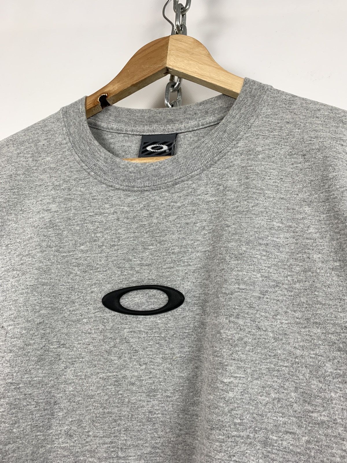 Oakley Vintage Oakley Center Logo Grey T-Shirt Size US S / EU 44-46 / 1 - 1 Thumbnail