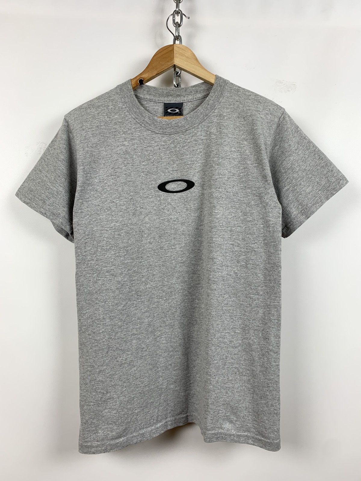 Oakley Vintage Oakley Center Logo Grey T-Shirt Size US S / EU 44-46 / 1 - 2 Thumbnail