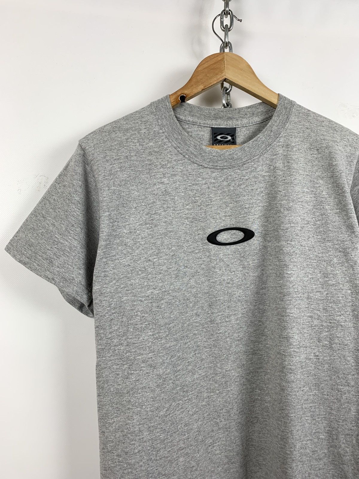 Oakley Vintage Oakley Center Logo Grey T-Shirt Size US S / EU 44-46 / 1 - 3 Thumbnail
