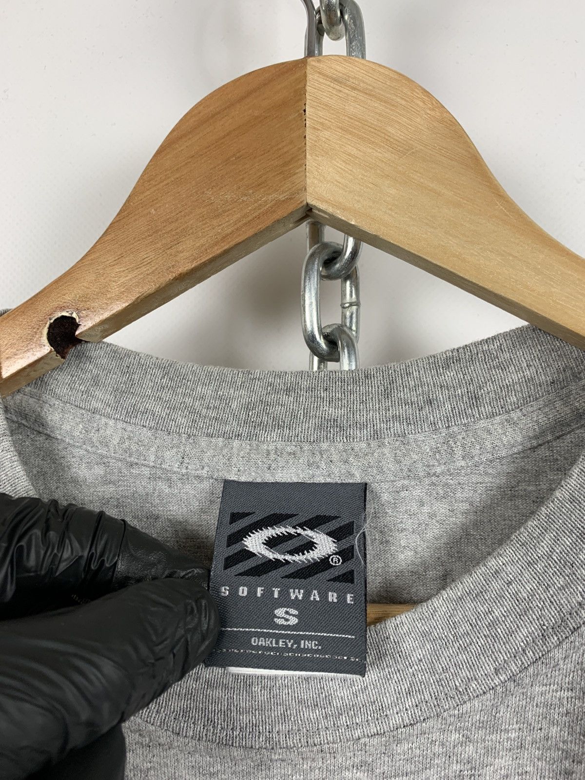 Oakley Vintage Oakley Center Logo Grey T-Shirt Size US S / EU 44-46 / 1 - 10 Thumbnail