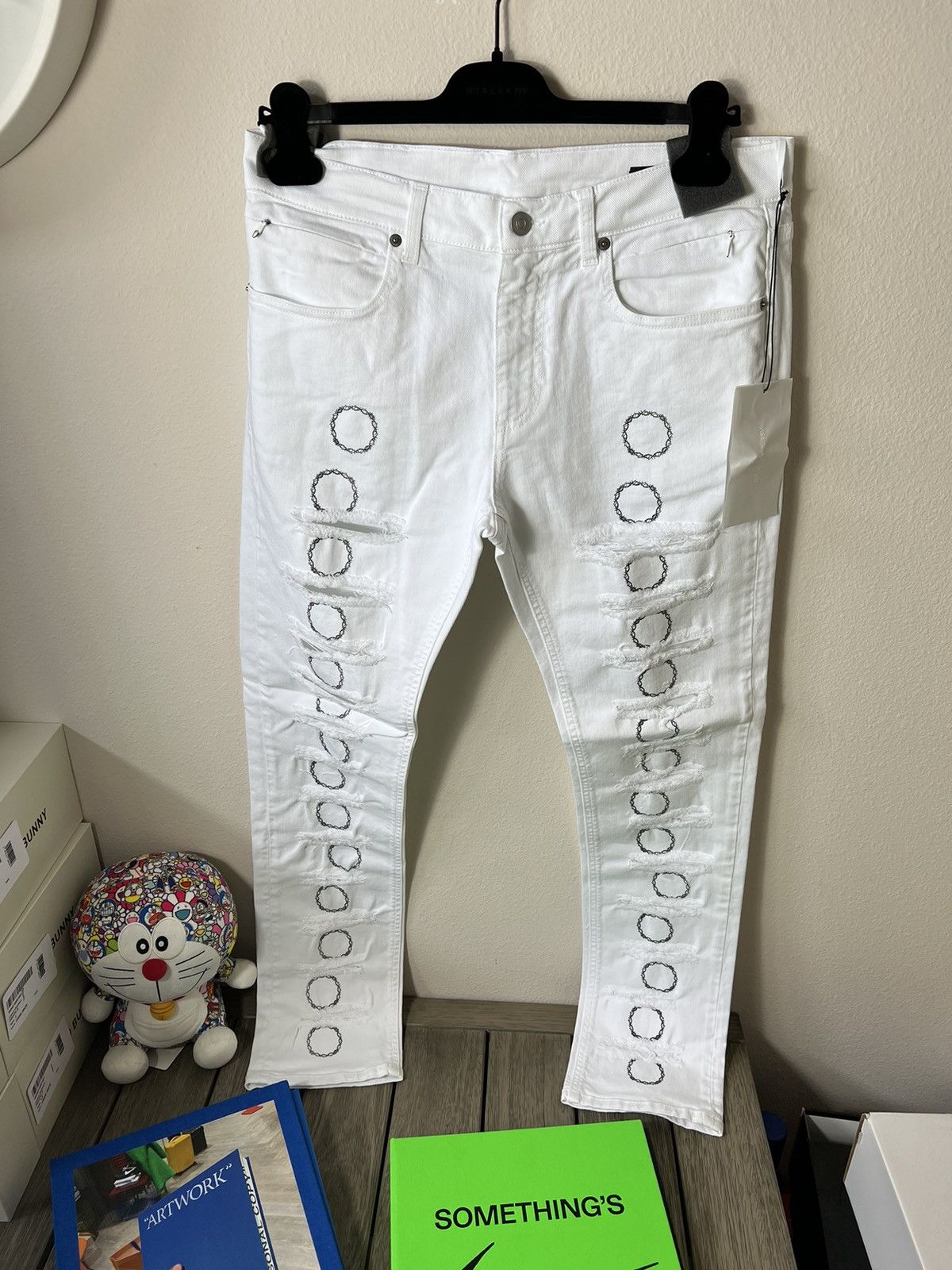 1017 ALYX 9SM 1017 ALYX 9SM Thorn Slash Denim White Size US 32 / EU 48 - 1 Thumbnail