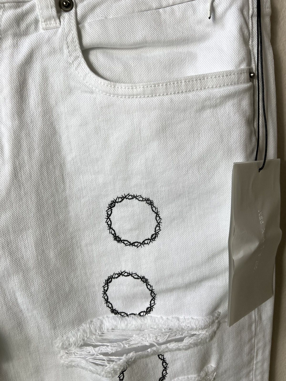 1017 ALYX 9SM 1017 ALYX 9SM Thorn Slash Denim White Size US 32 / EU 48 - 5 Thumbnail