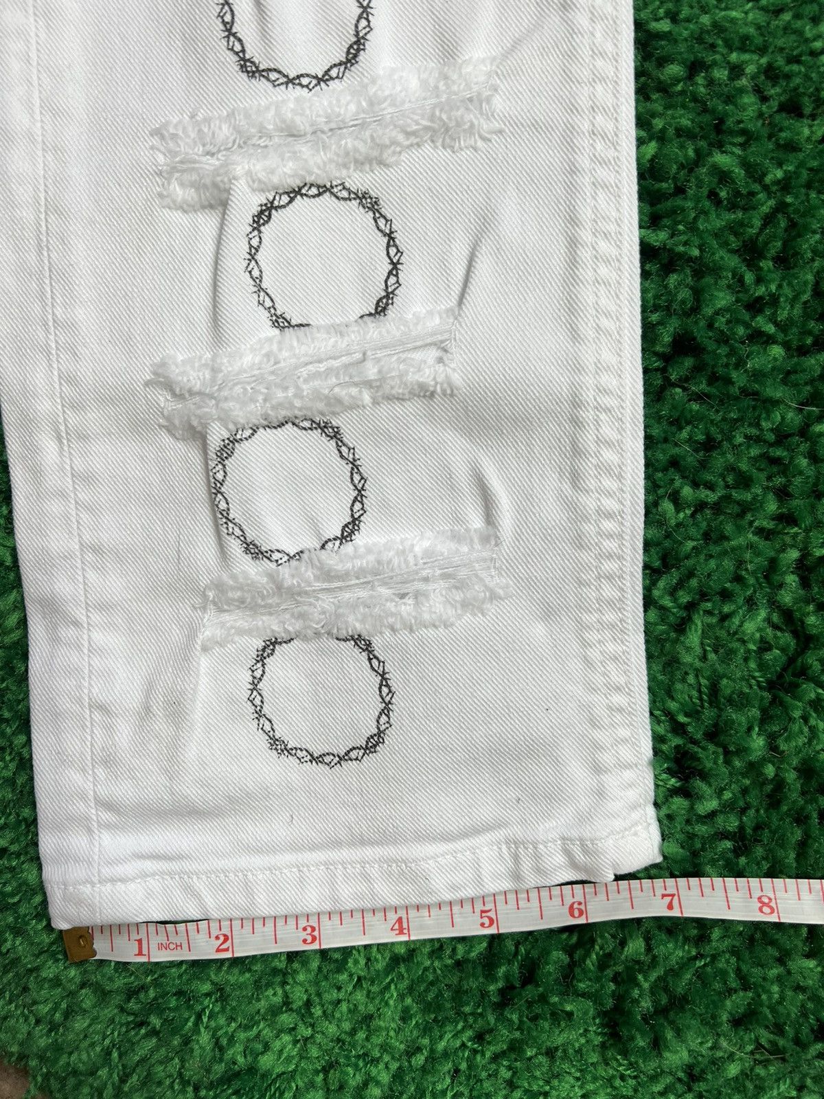 1017 ALYX 9SM 1017 ALYX 9SM Thorn Slash Denim White Size US 32 / EU 48 - 14 Thumbnail