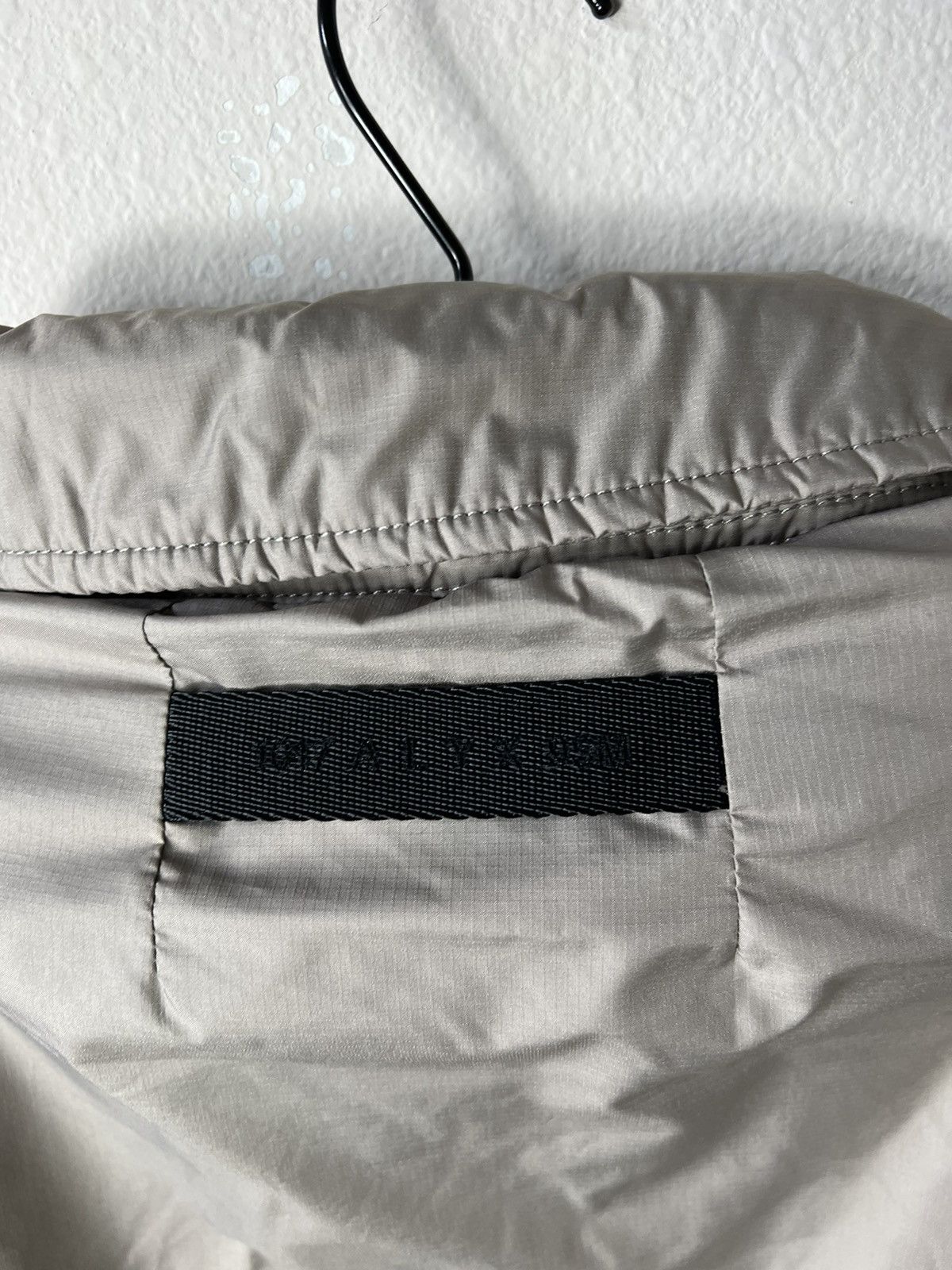 1017 ALYX 9SM × Alyx 1017 ALYX 9SM Taupe Cropped Nylon Bomber Size US XL / EU 56 / 4 - 7 Thumbnail