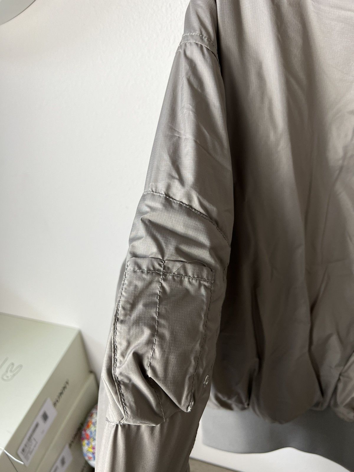 1017 ALYX 9SM × Alyx 1017 ALYX 9SM Taupe Cropped Nylon Bomber Size US XL / EU 56 / 4 - 9 Thumbnail