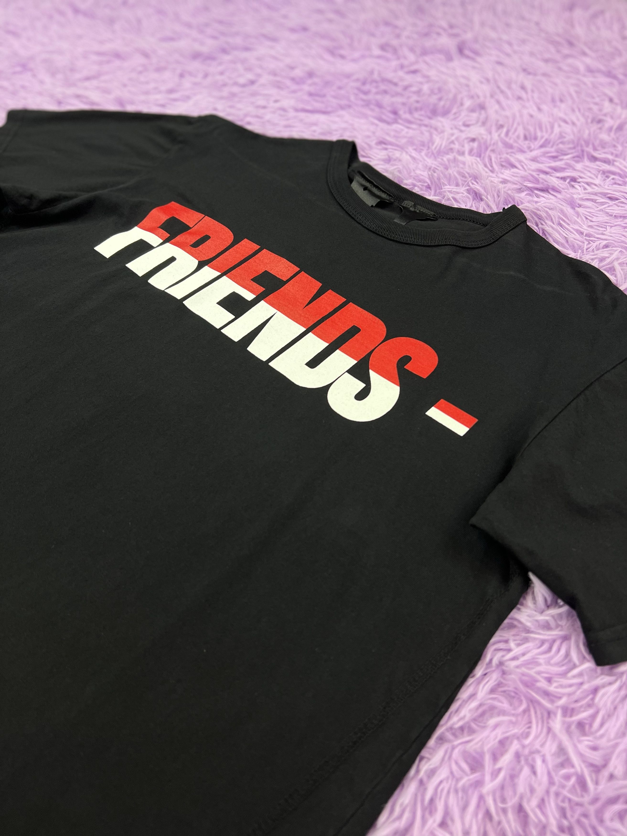 Vlone Vlone Friends Indonesia Tee Medium Size US M / EU 48-50 / 2 - 2 Thumbnail