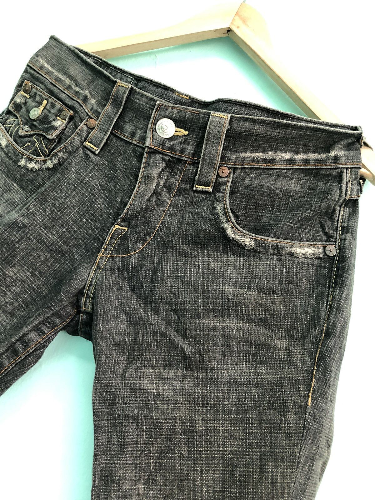 True Religion × Vintage VINTAGE TRUE RELIGION JOEY SHORT DISTRESSED DENIM JEANS Size US 31 - 5 Thumbnail