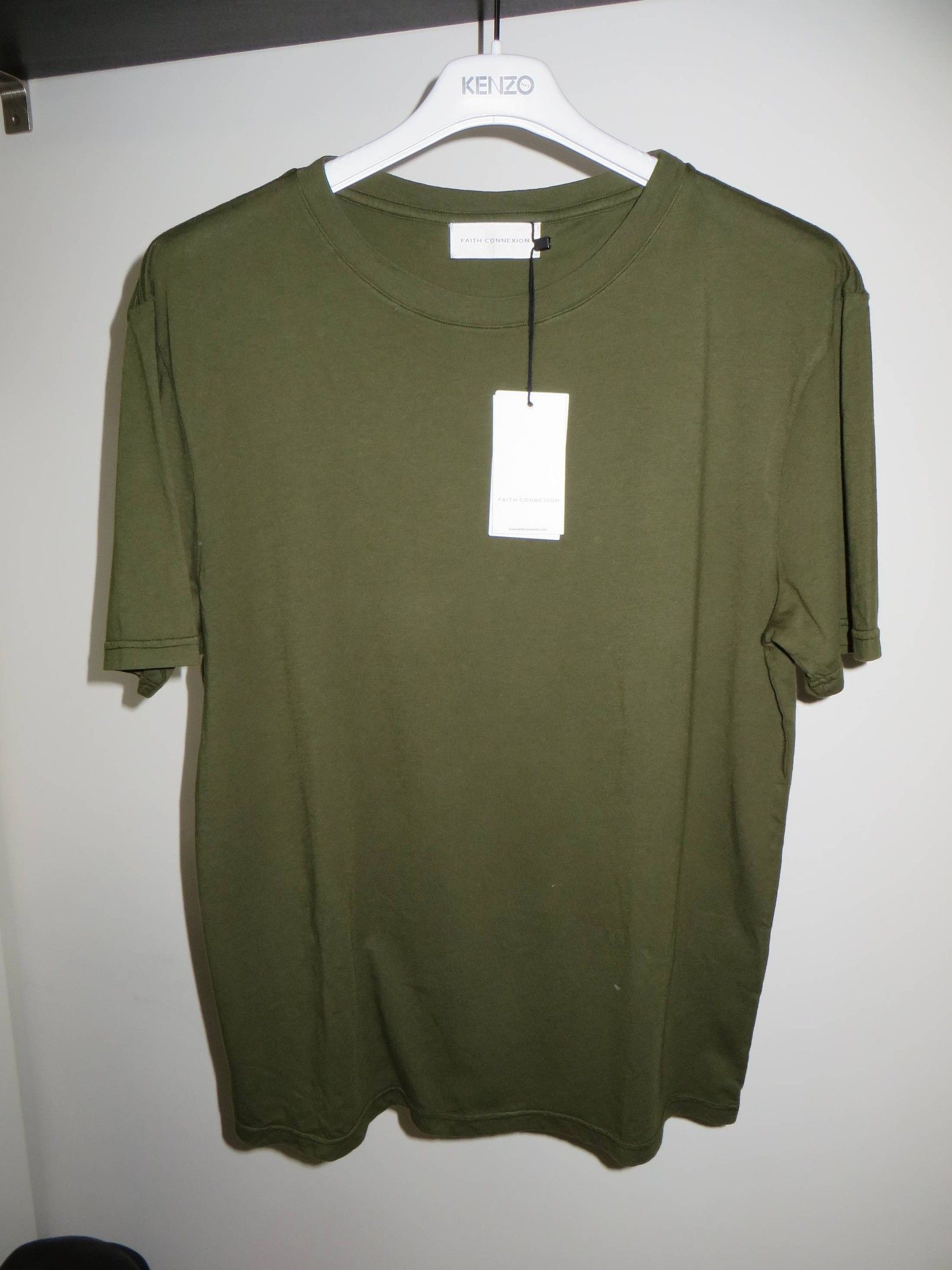 Faith Connexion Classic t-shirt Size US L / EU 52-54 / 3 - 7 Thumbnail