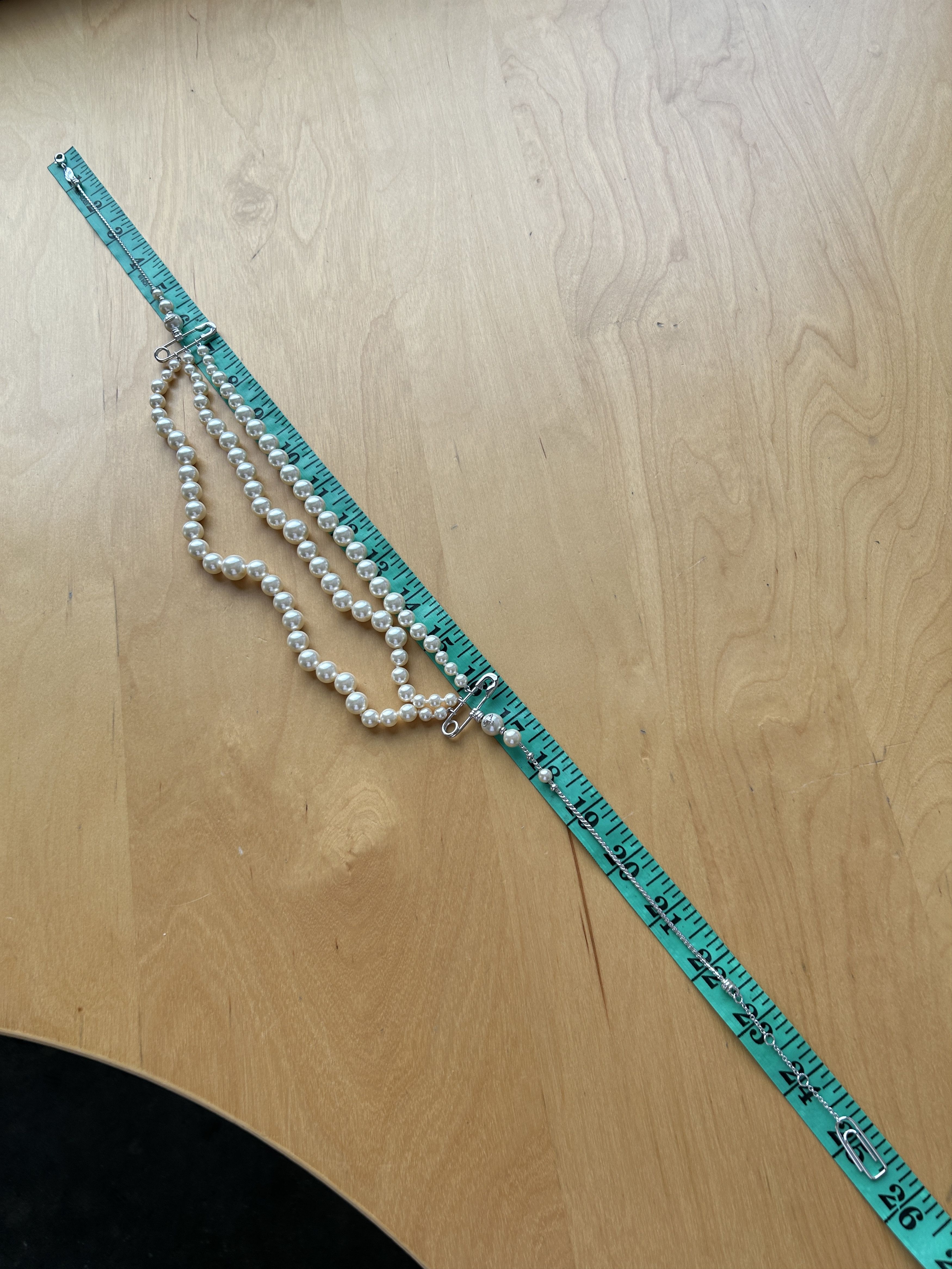 Vivienne Westwood Epic 3 row Pearl necklace w/ paper clip / safety pin & orb Size ONE SIZE - 7 Thumbnail