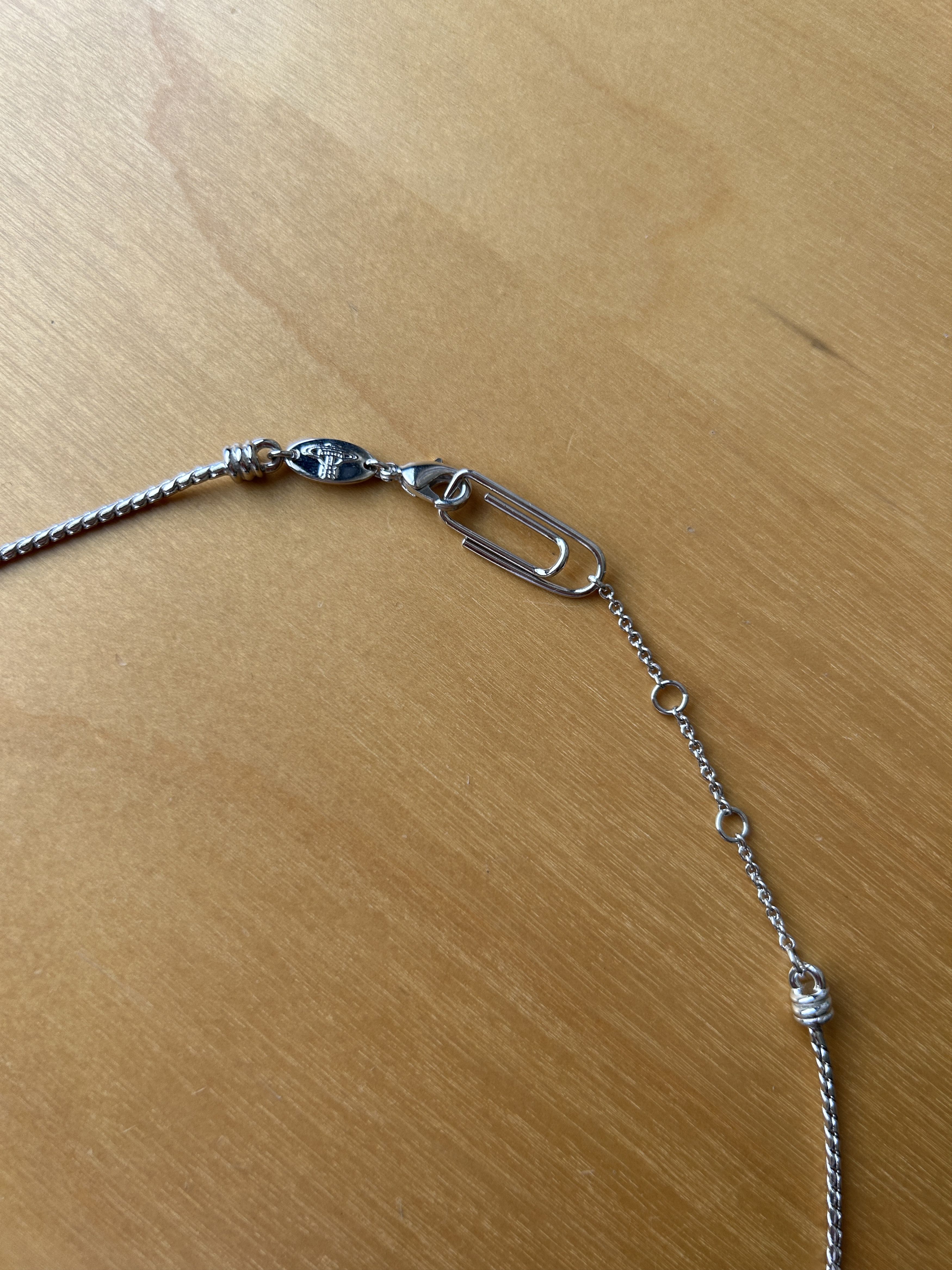 Vivienne Westwood Epic 3 row Pearl necklace w/ paper clip / safety pin & orb Size ONE SIZE - 6 Thumbnail
