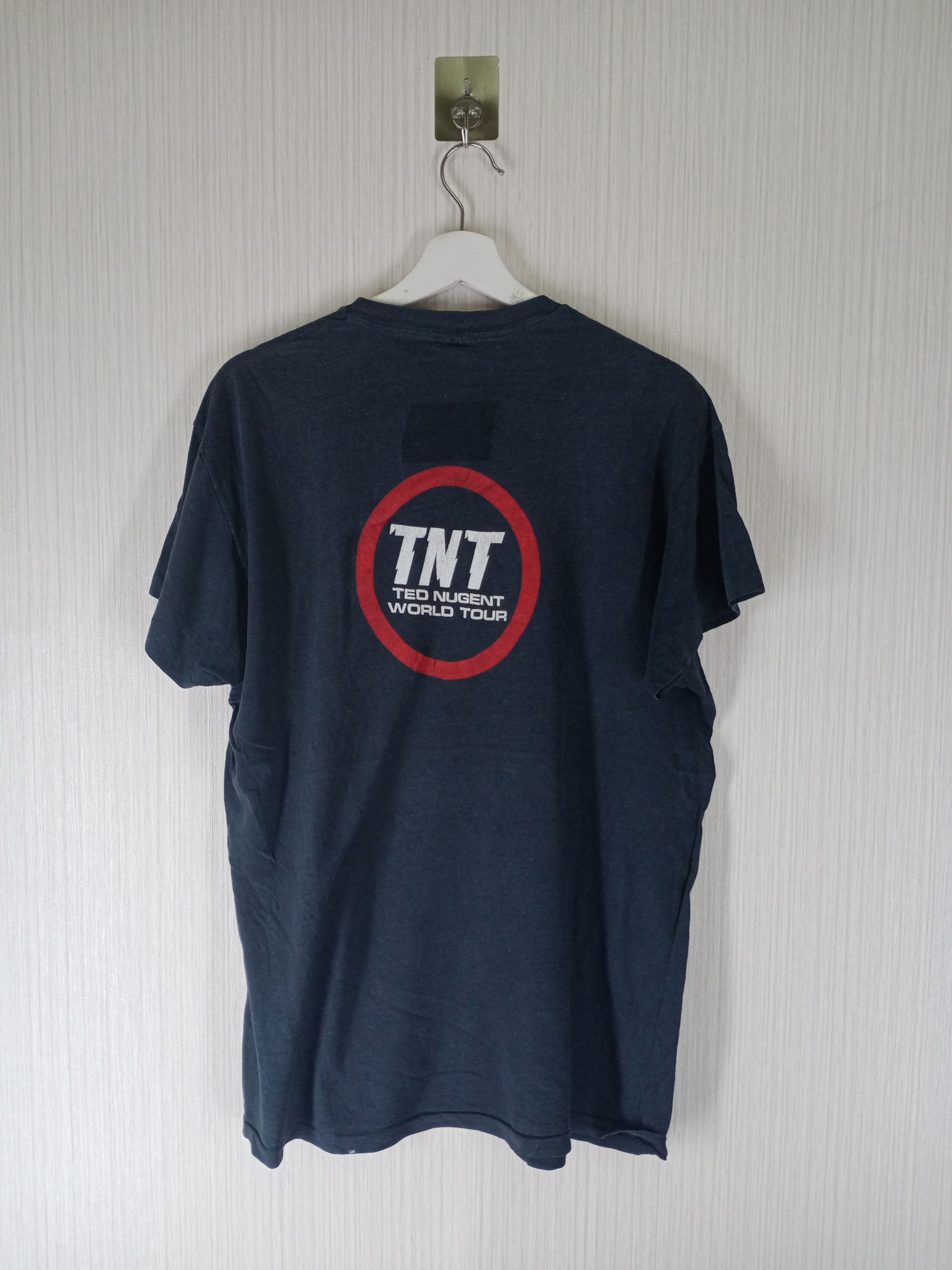 Band Tees Vintage 70s Ted Nugent World Tour Tshirt Size US L / EU 52-54 / 3 - 2 Thumbnail